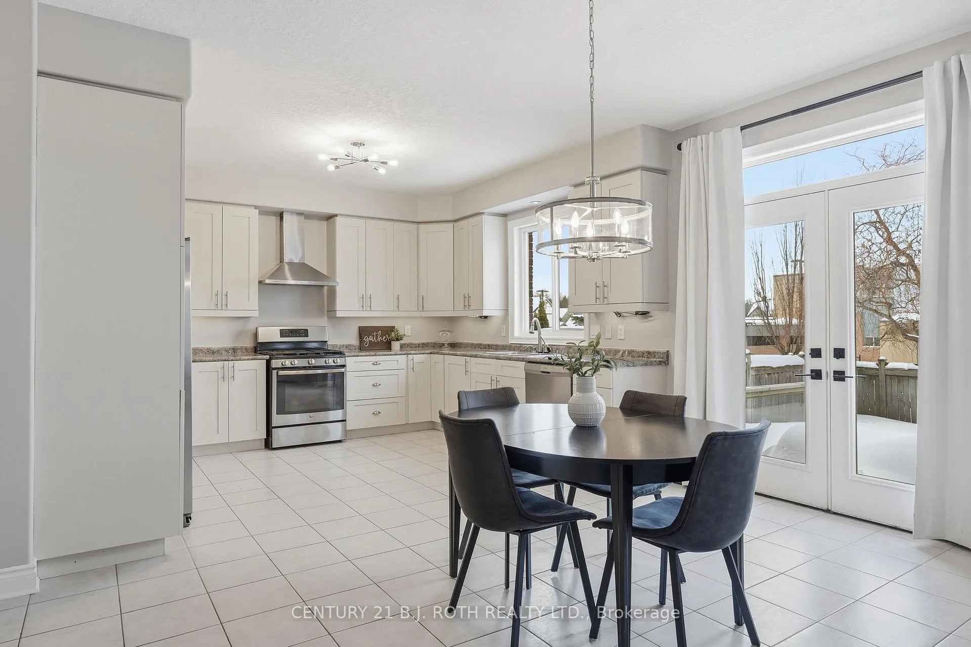 Photo 7 of 10 Auburn Court, Barrie, Ardagh — HOMEH