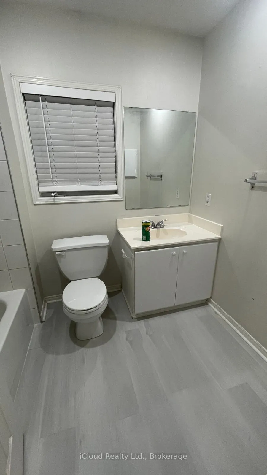 Photo 12 of 33 Fenflower ( Upper) Court, Brampton, Snelgrove — HOMEH