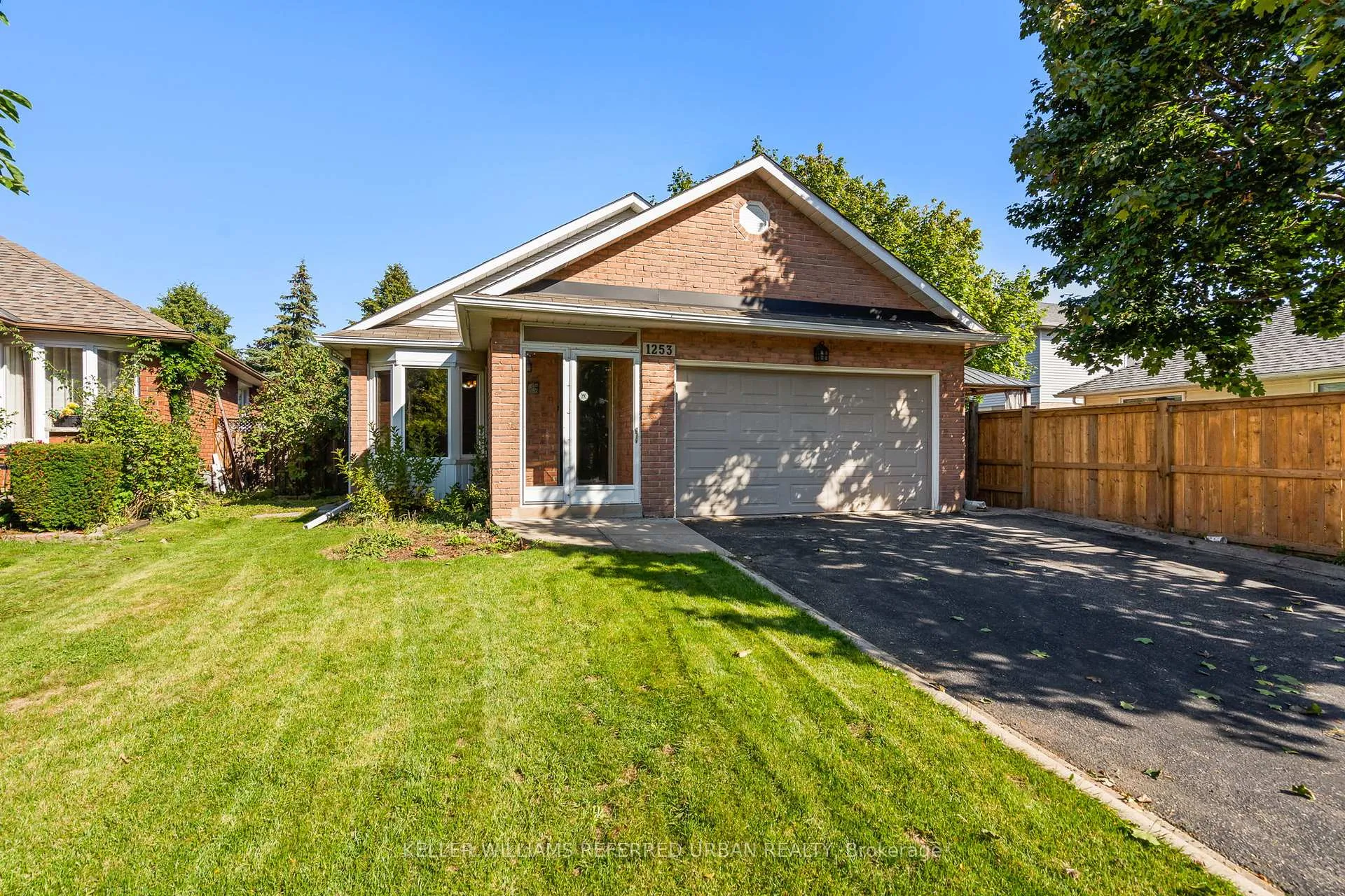 Photo 1 of 1253 Thorpe Road, Burlington, Brant — HOMEH