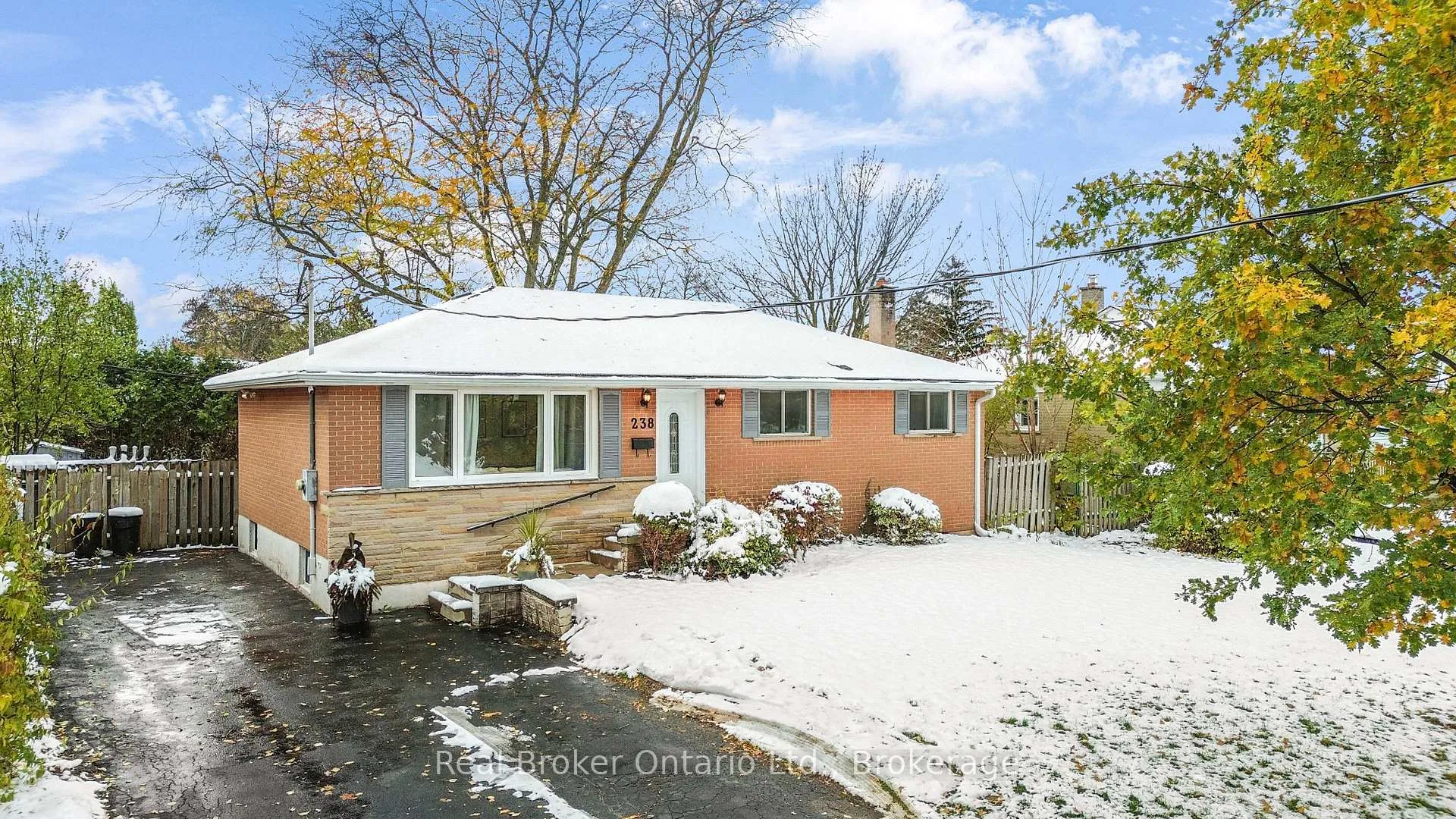 Photo 2 of 238 Kent Crescent, Burlington, Appleby — HOMEH