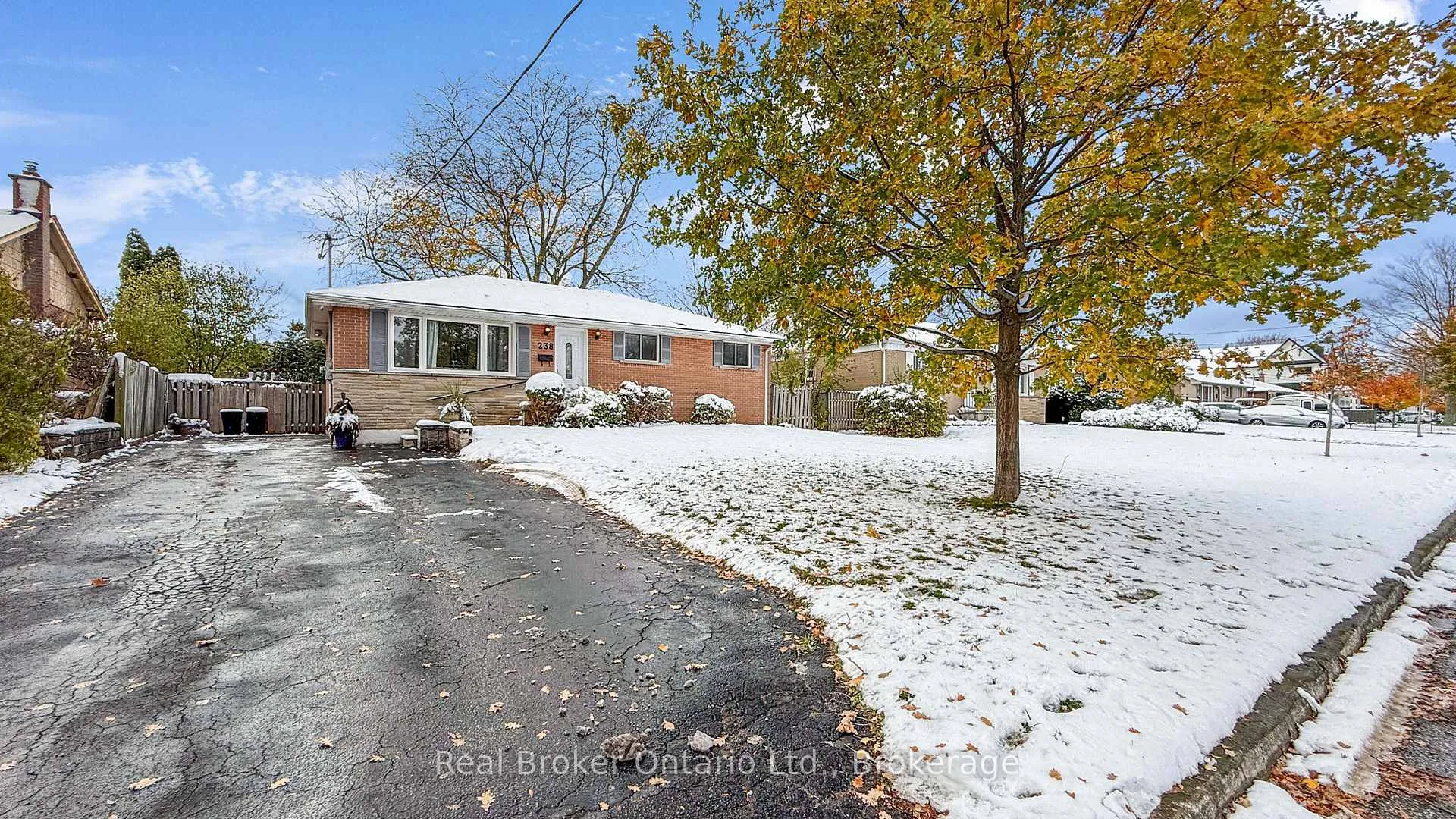 Photo 3 of 238 Kent Crescent, Burlington, Appleby — HOMEH