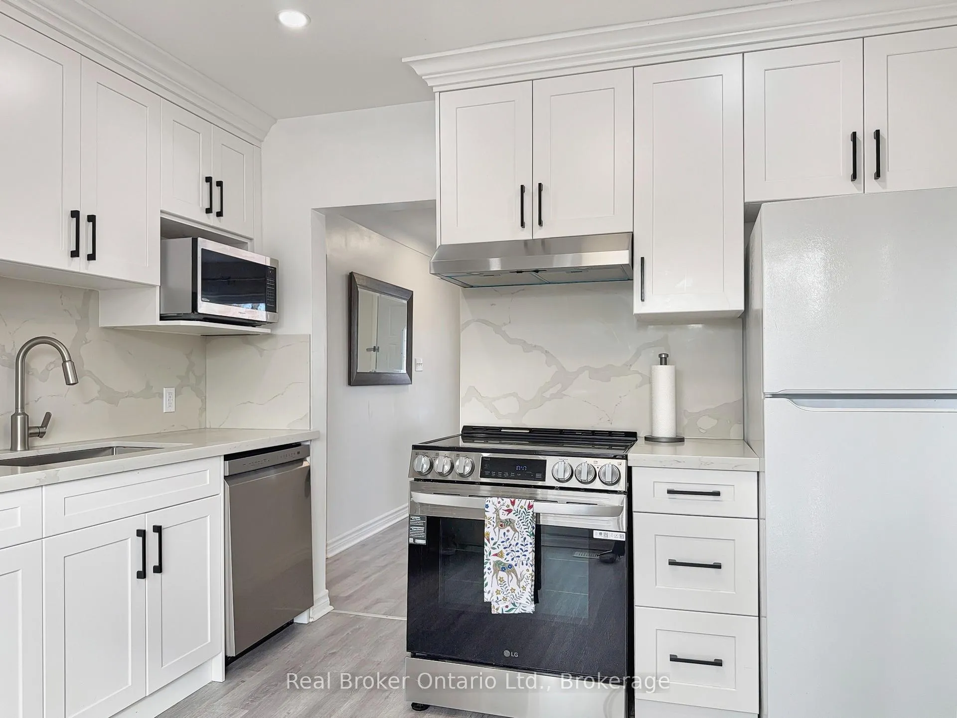 Photo 11 of 238 Kent Crescent, Burlington, Appleby — HOMEH