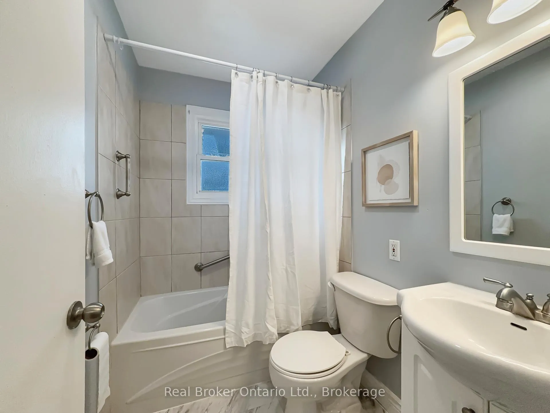 Photo 17 of 238 Kent Crescent, Burlington, Appleby — HOMEH