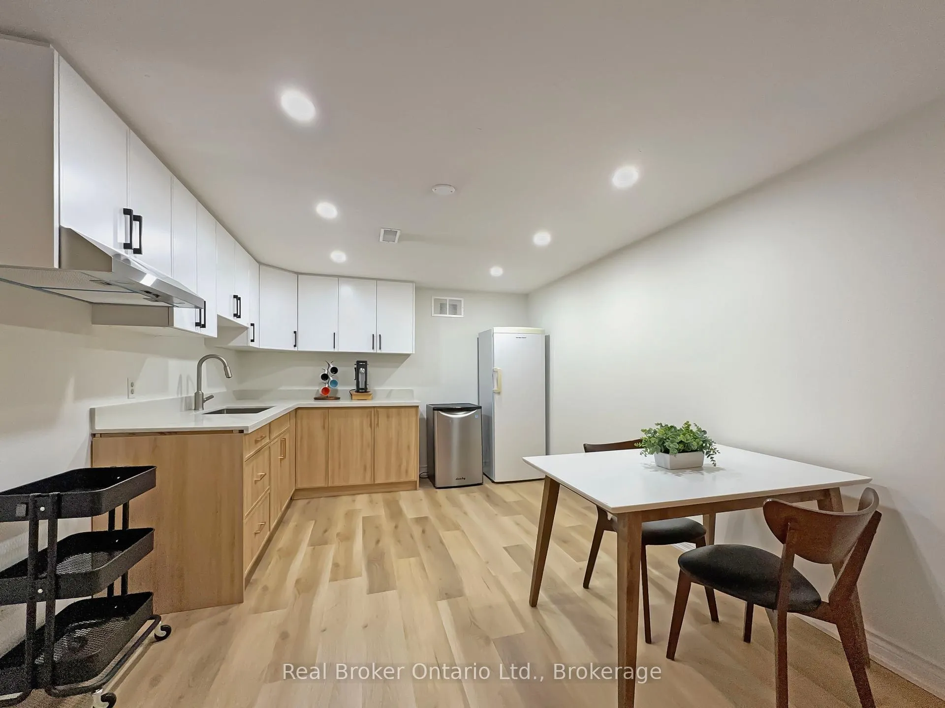 Photo 19 of 238 Kent Crescent, Burlington, Appleby — HOMEH