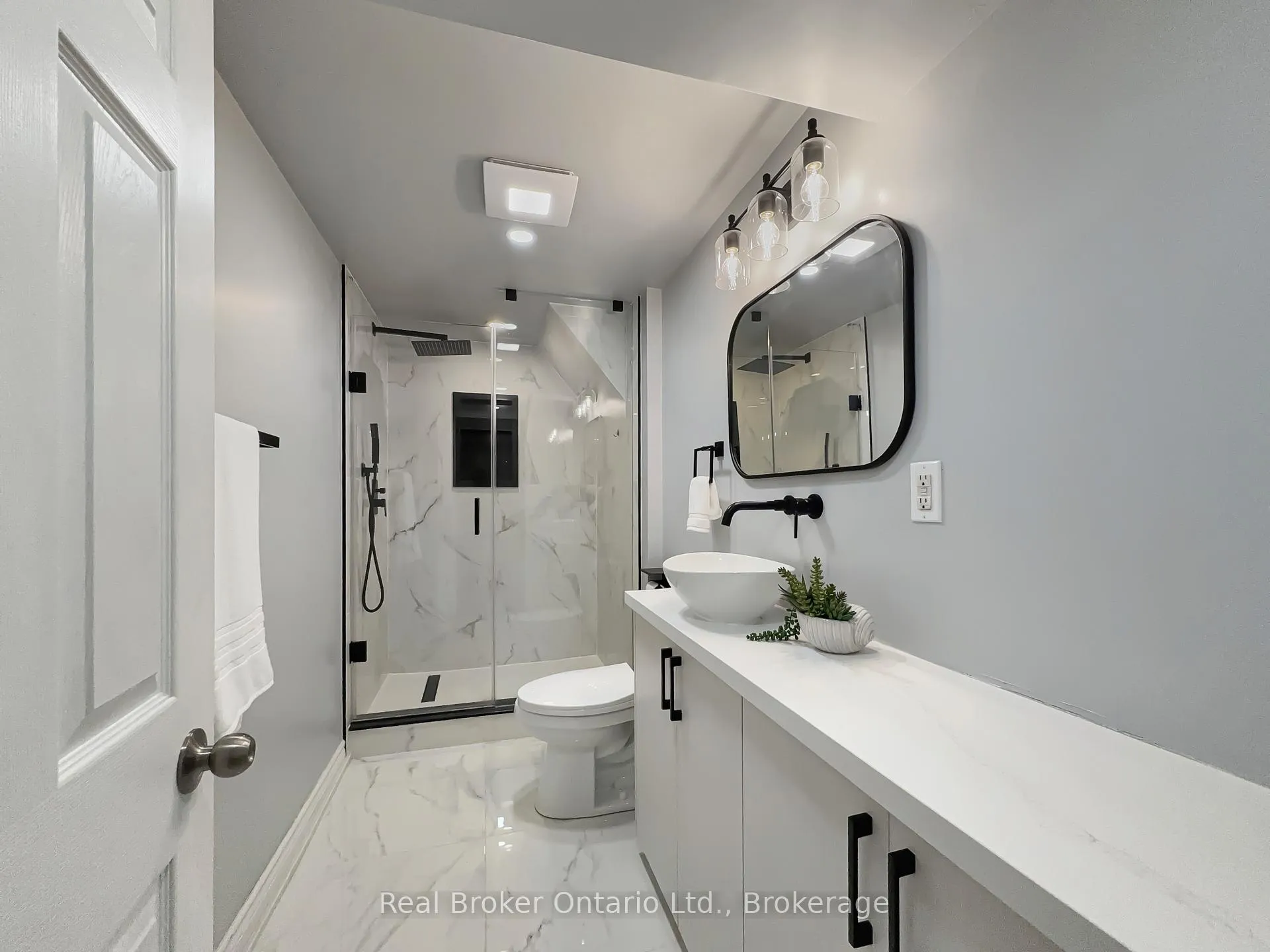 Photo 23 of 238 Kent Crescent, Burlington, Appleby — HOMEH