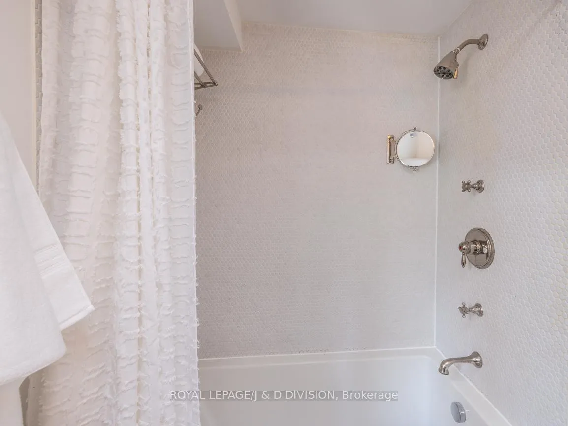 Photo 24 of 36 Gibson Avenue, Toronto, Rosedale-Moore Park — HOMEH