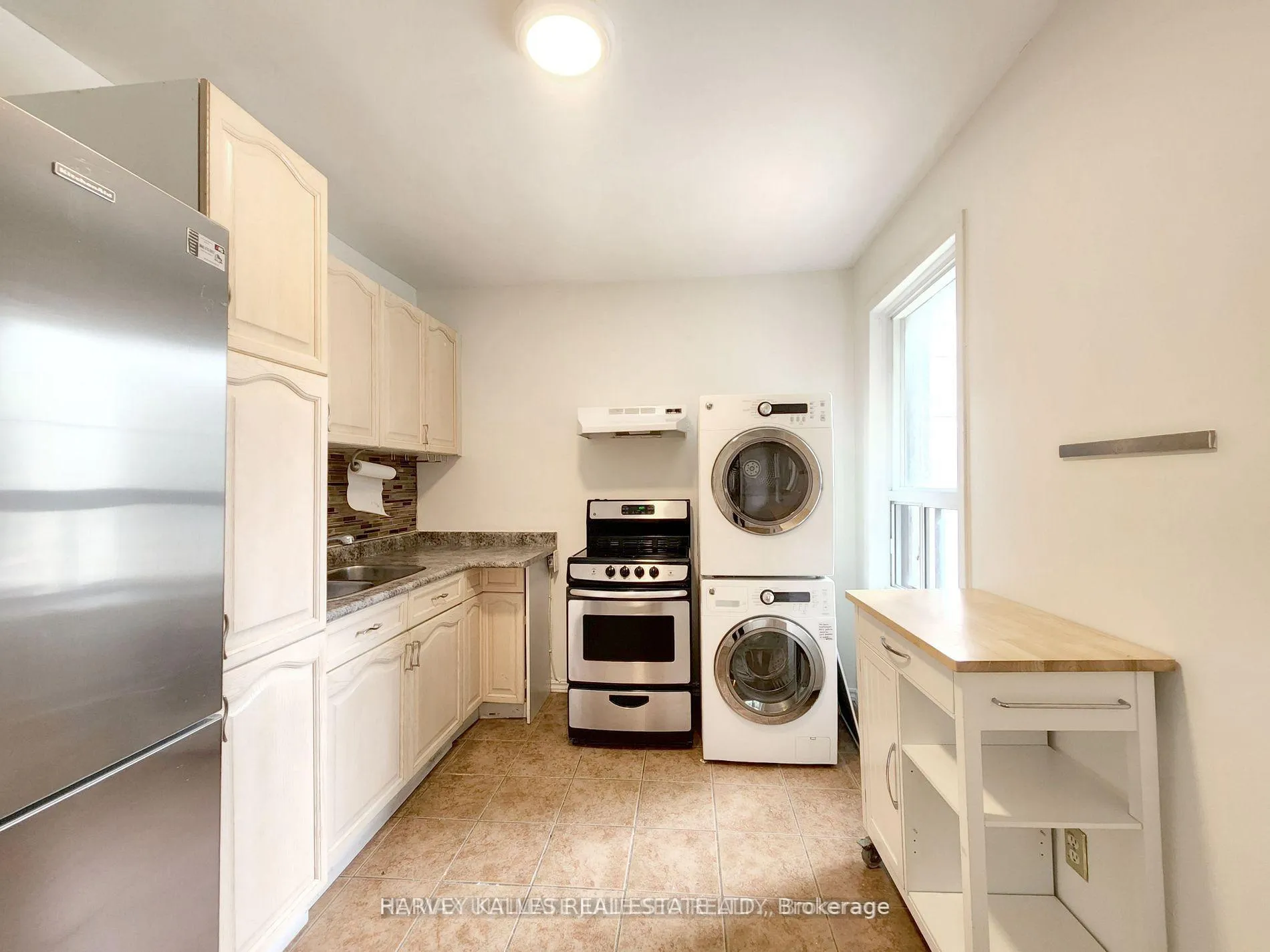 Photo 3 of Unit 2nd Flr, 832 St Clair Avenue, Toronto, Oakwood Village — HOMEH