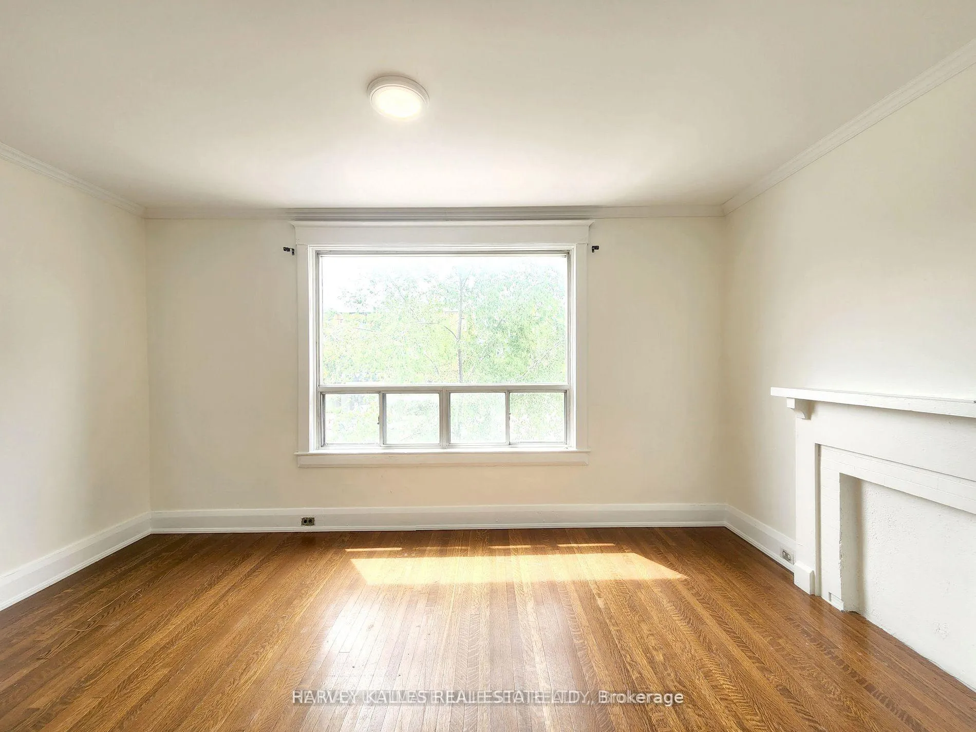 Photo 4 of Unit 2nd Flr, 832 St Clair Avenue, Toronto, Oakwood Village — HOMEH