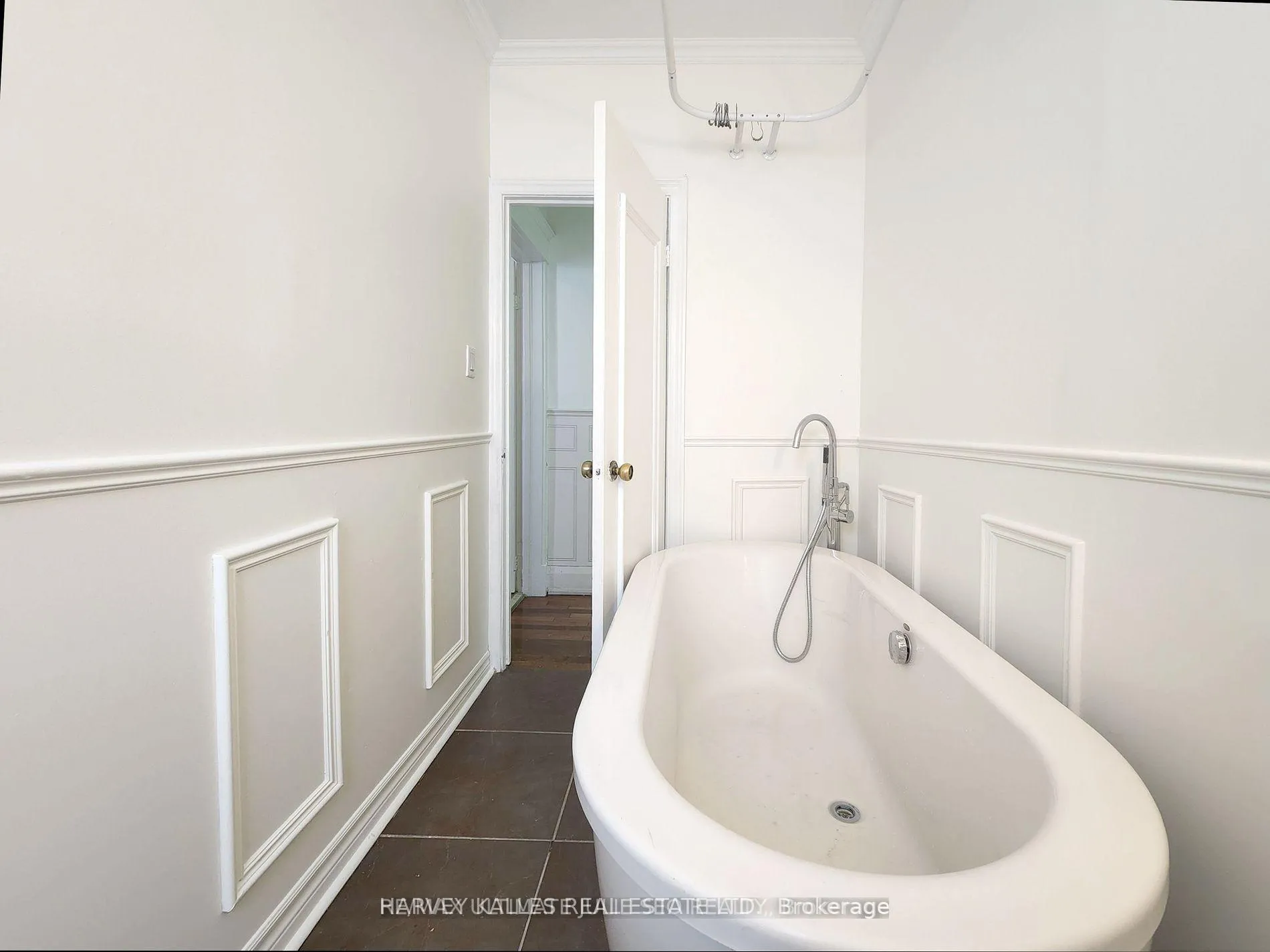 Photo 8 of Unit 2nd Flr, 832 St Clair Avenue, Toronto, Oakwood Village — HOMEH