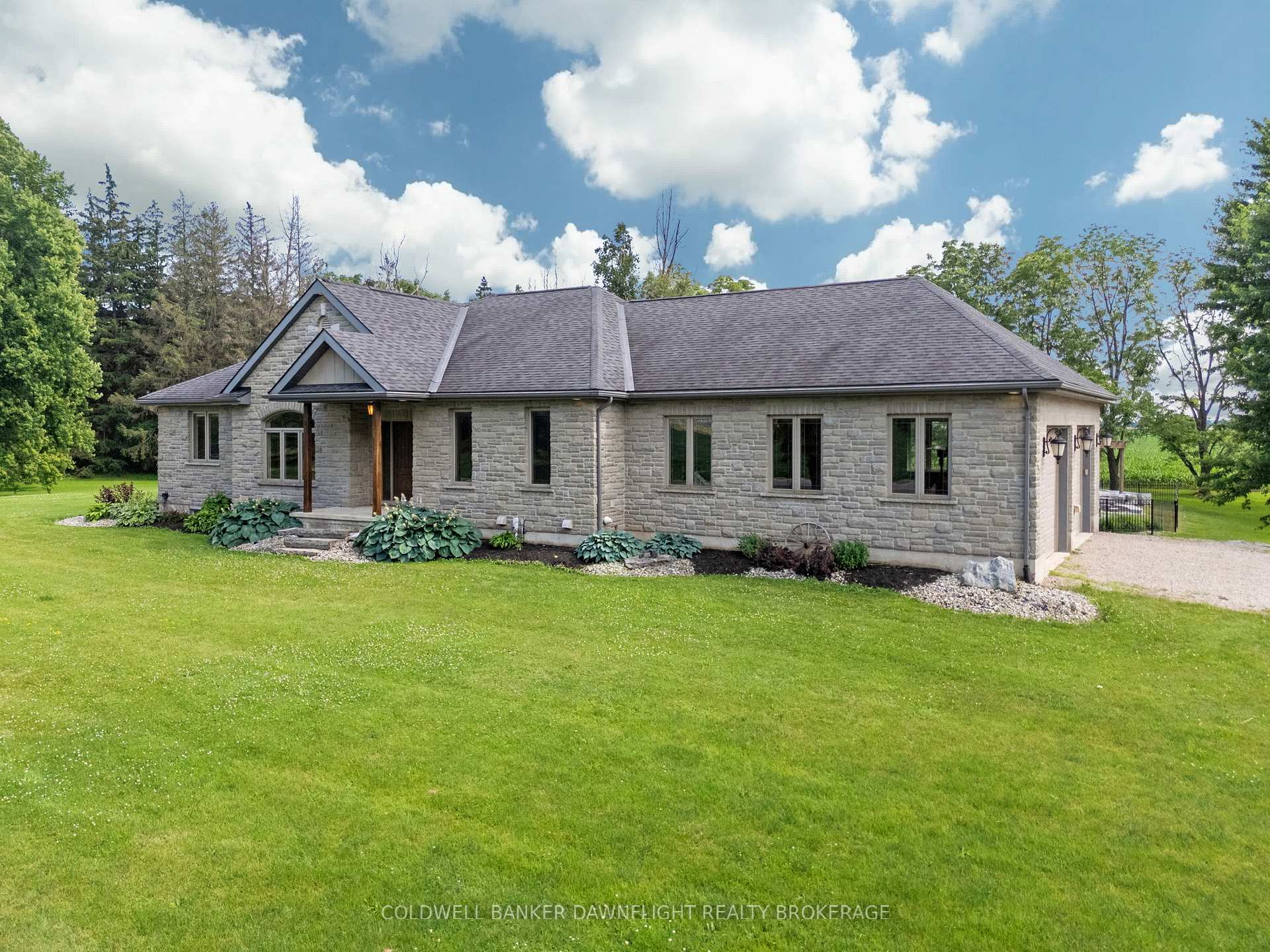 Photo 3 of 6407 Whalen Line, Lucan Biddulph, Rural Lucan Biddulph — HOMEH