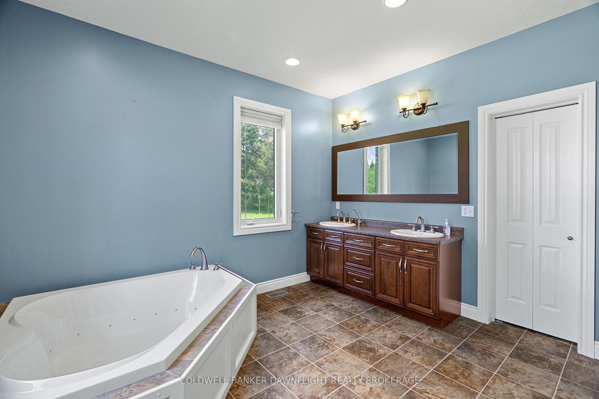 Photo 20 of 6407 Whalen Line, Lucan Biddulph, Rural Lucan Biddulph — HOMEH