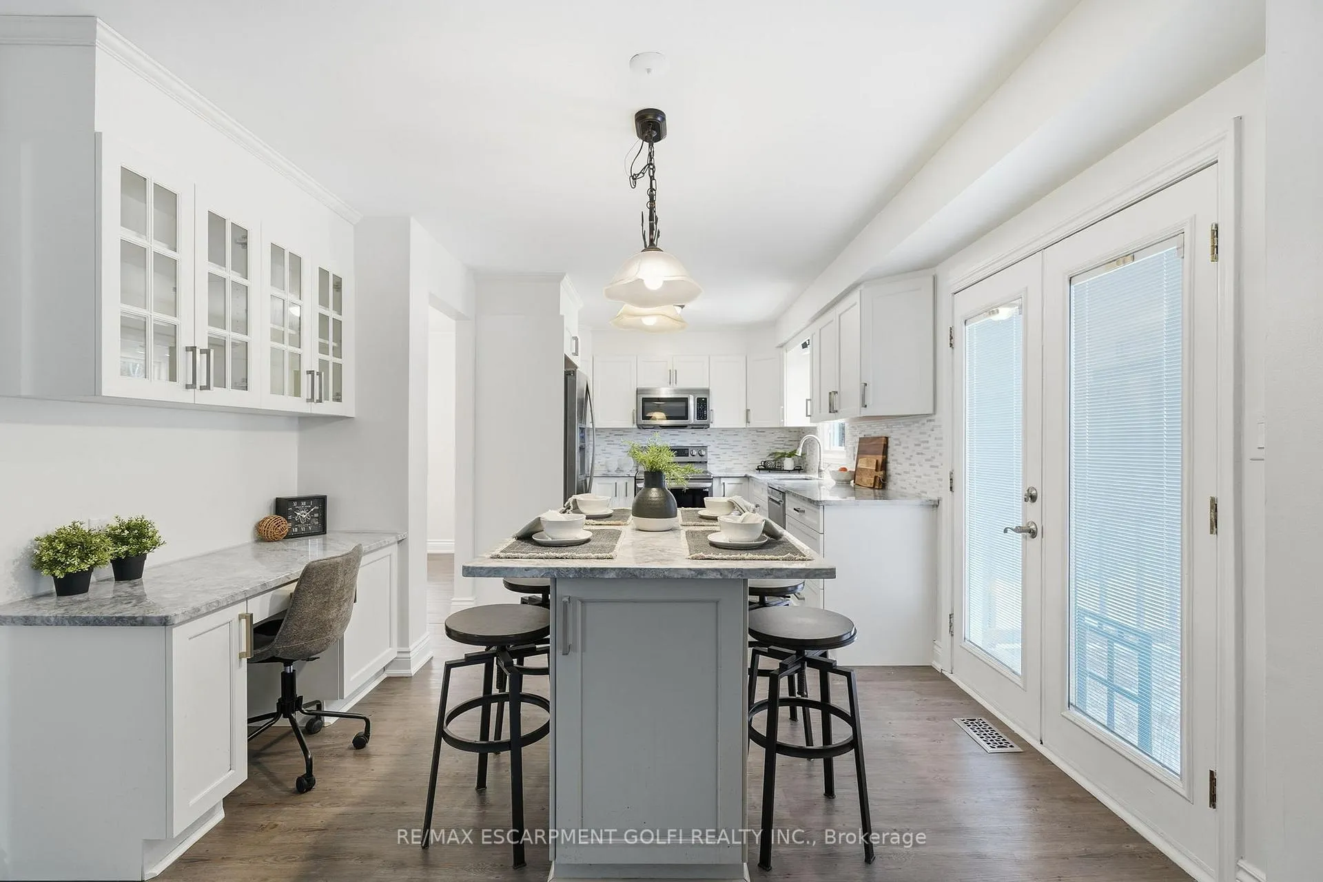 Photo 12 of 2 Jeanette Avenue, Grimsby, Grimsby Beach — HOMEH