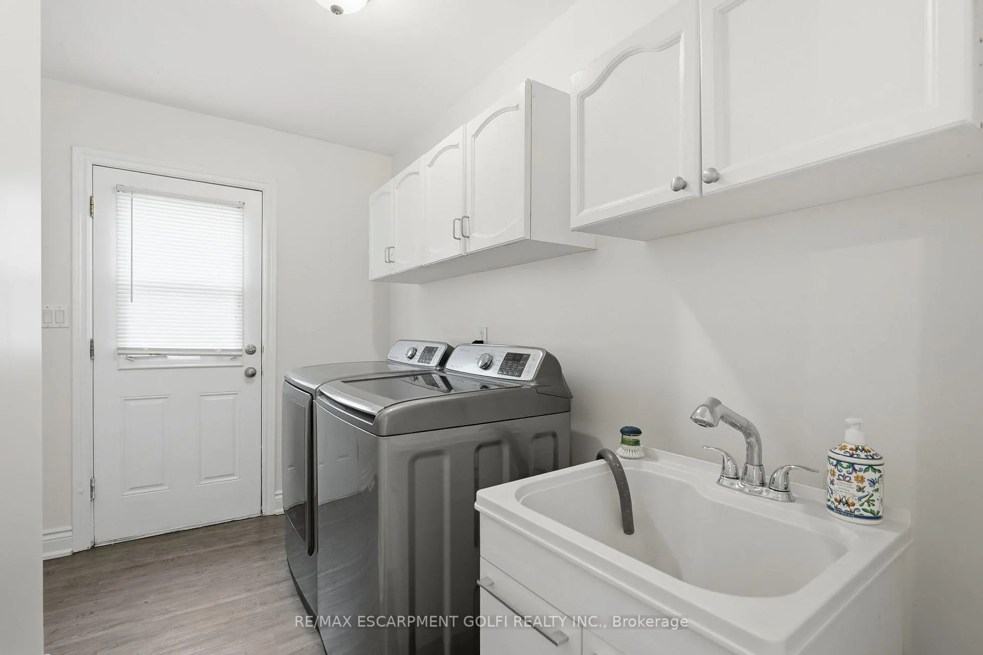 Photo 16 of 2 Jeanette Avenue, Grimsby, Grimsby Beach — HOMEH