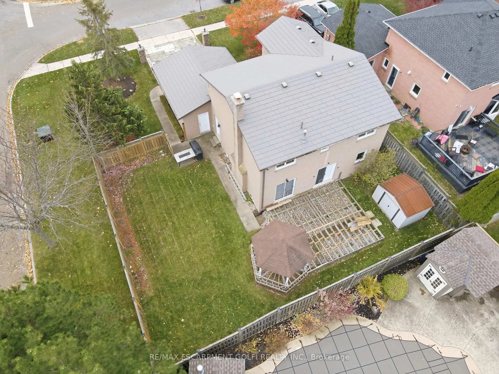 Photo 37 of 2 Jeanette Avenue, Grimsby, Grimsby Beach — HOMEH