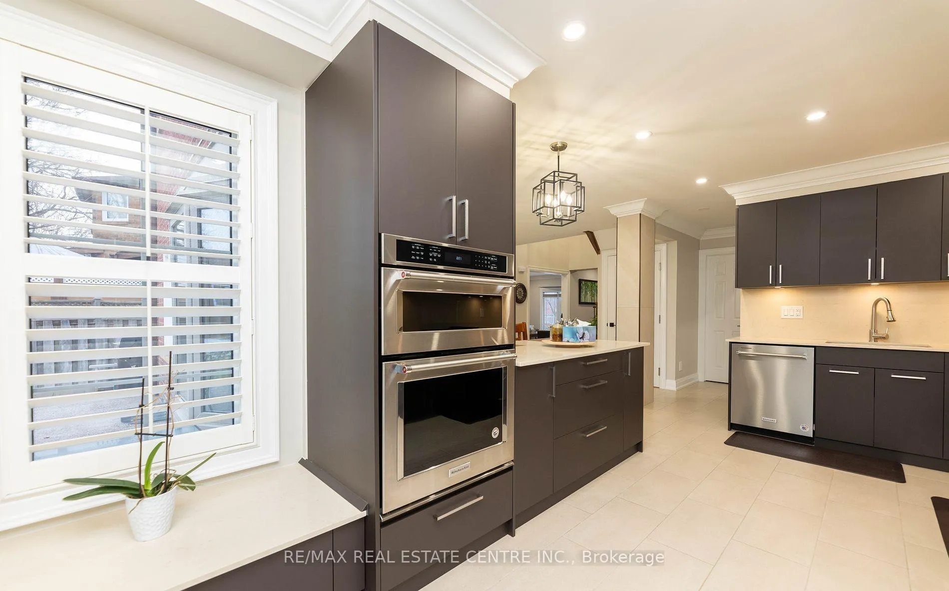Photo 3 of 112 Braidwood Lake Road, Brampton, Heart Lake West — HOMEH