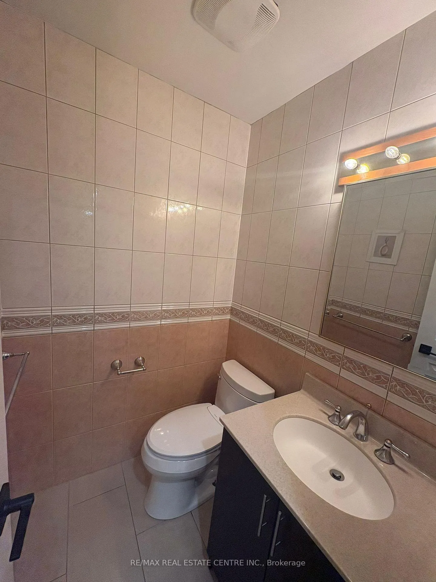 Photo 14 of 112 Braidwood Lake Road, Brampton, Heart Lake West — HOMEH