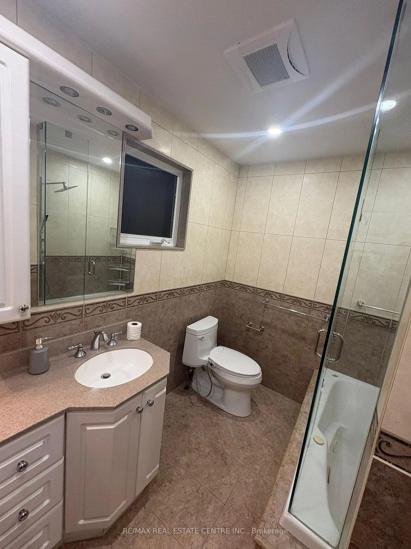 Photo 20 of 112 Braidwood Lake Road, Brampton, Heart Lake West — HOMEH