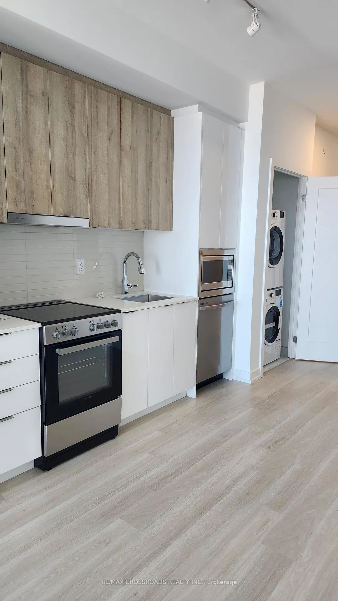 Photo 4 of Unit 1001, 9750 Markham Road, Markham, Greensborough — HOMEH
