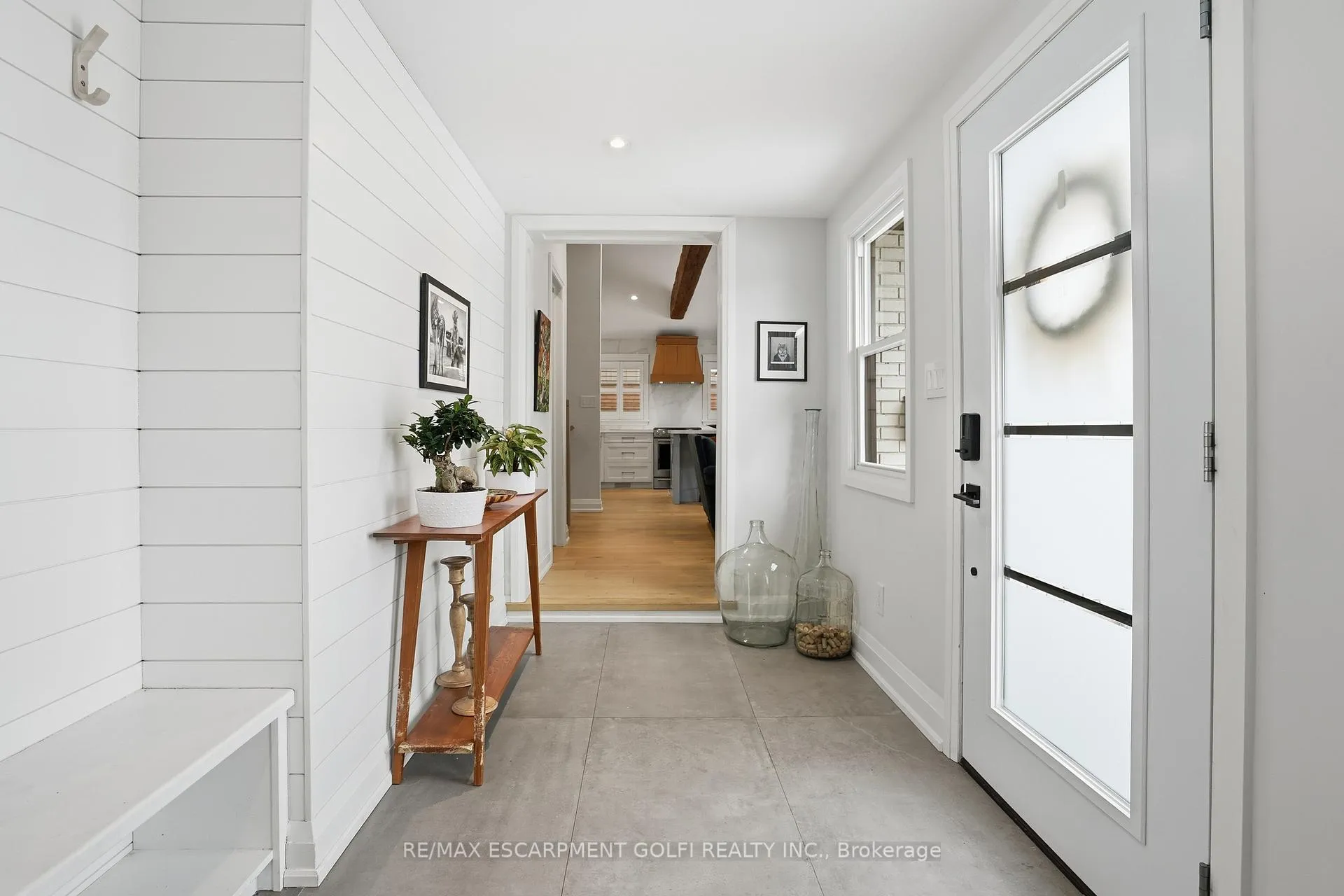 Photo 5 of 417 Elizabeth Street, Grimsby, Grimsby Beach — HOMEH