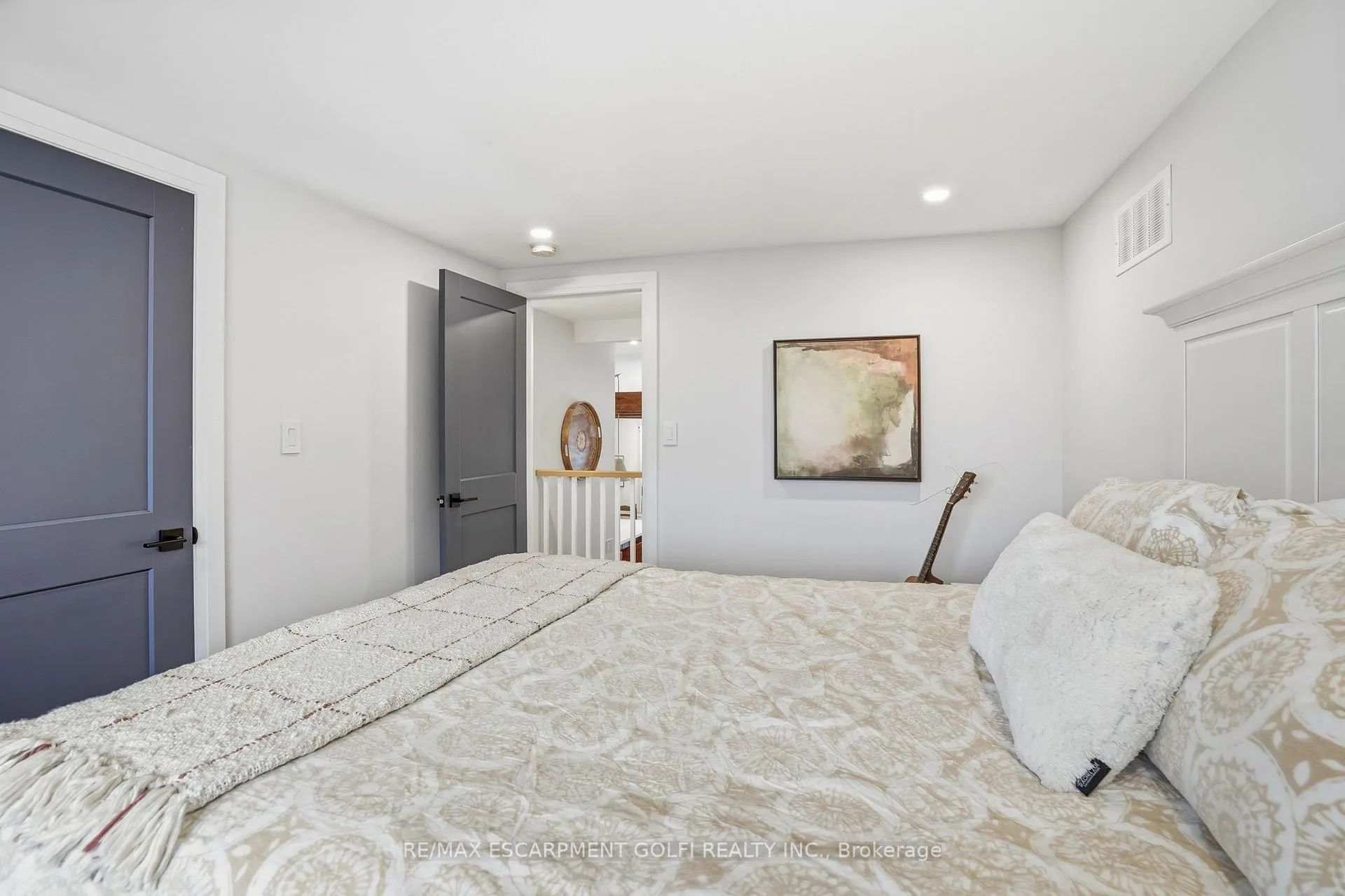 Photo 19 of 417 Elizabeth Street, Grimsby, Grimsby Beach — HOMEH