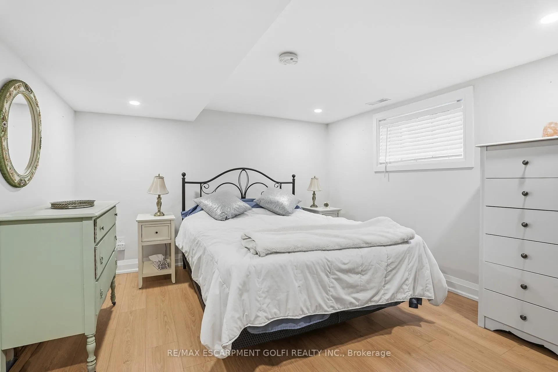 Photo 28 of 417 Elizabeth Street, Grimsby, Grimsby Beach — HOMEH