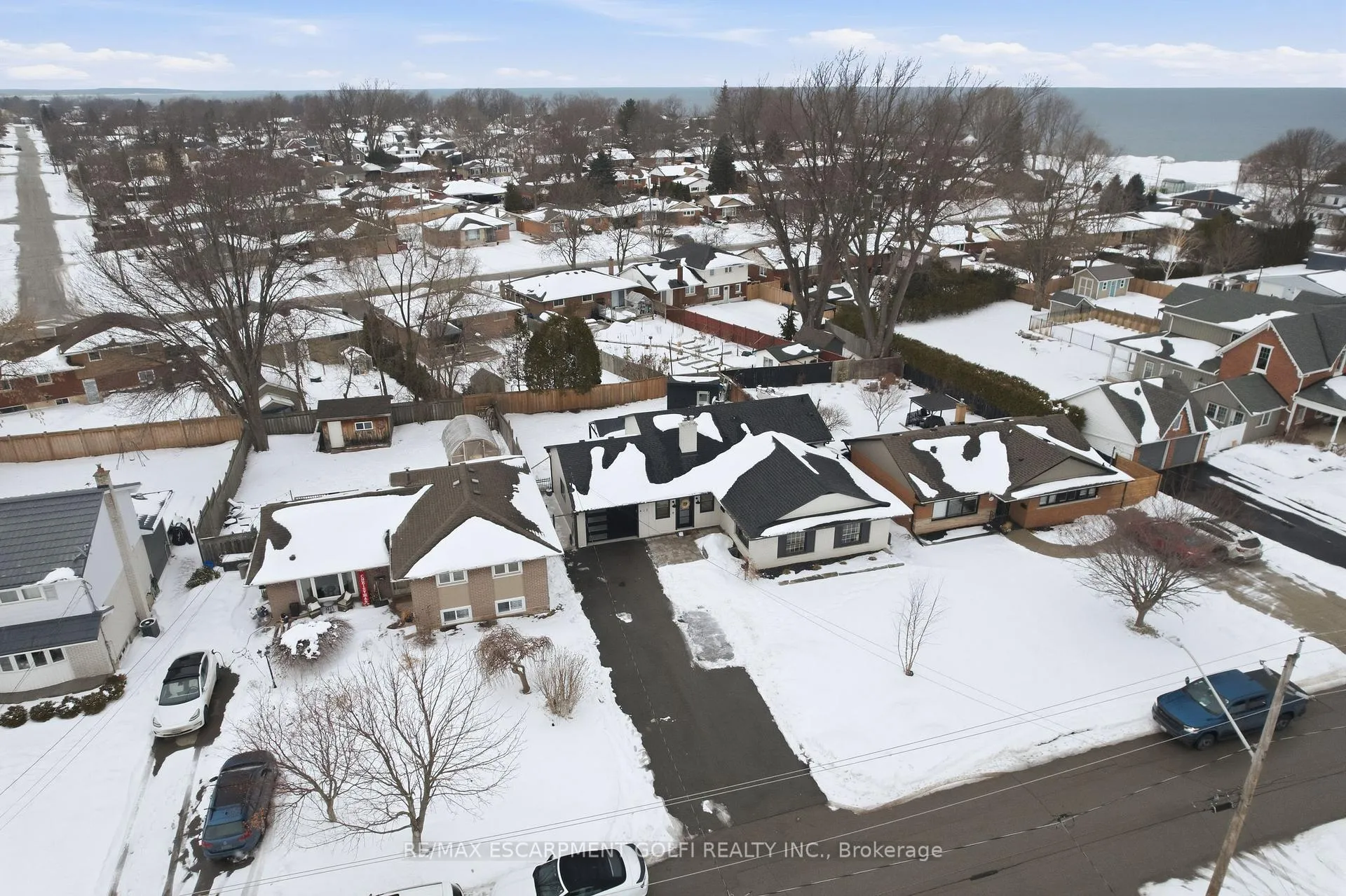 Photo 36 of 417 Elizabeth Street, Grimsby, Grimsby Beach — HOMEH