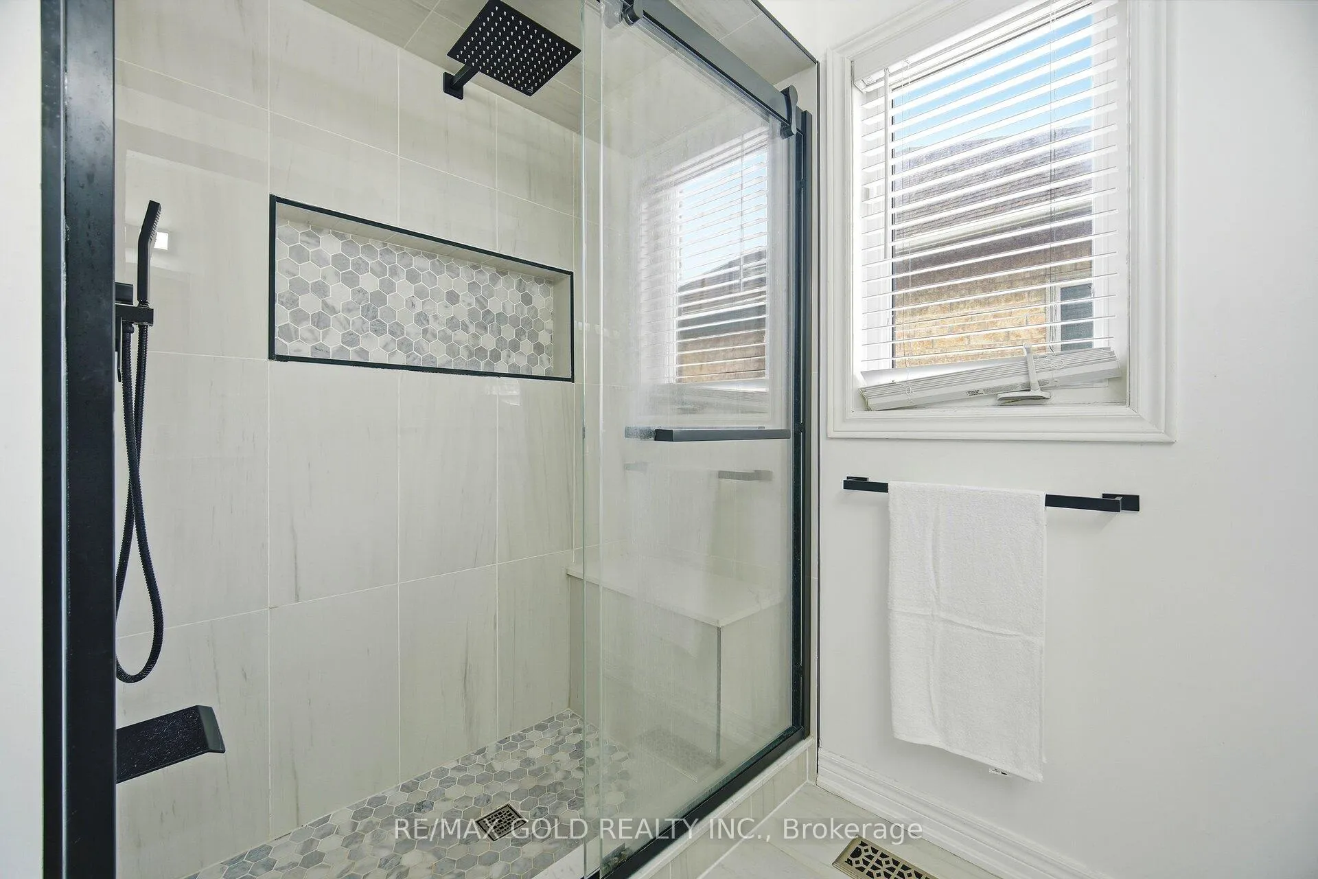 Photo 46 of 50 Long Meadow Road, Brampton, Bram East — HOMEH