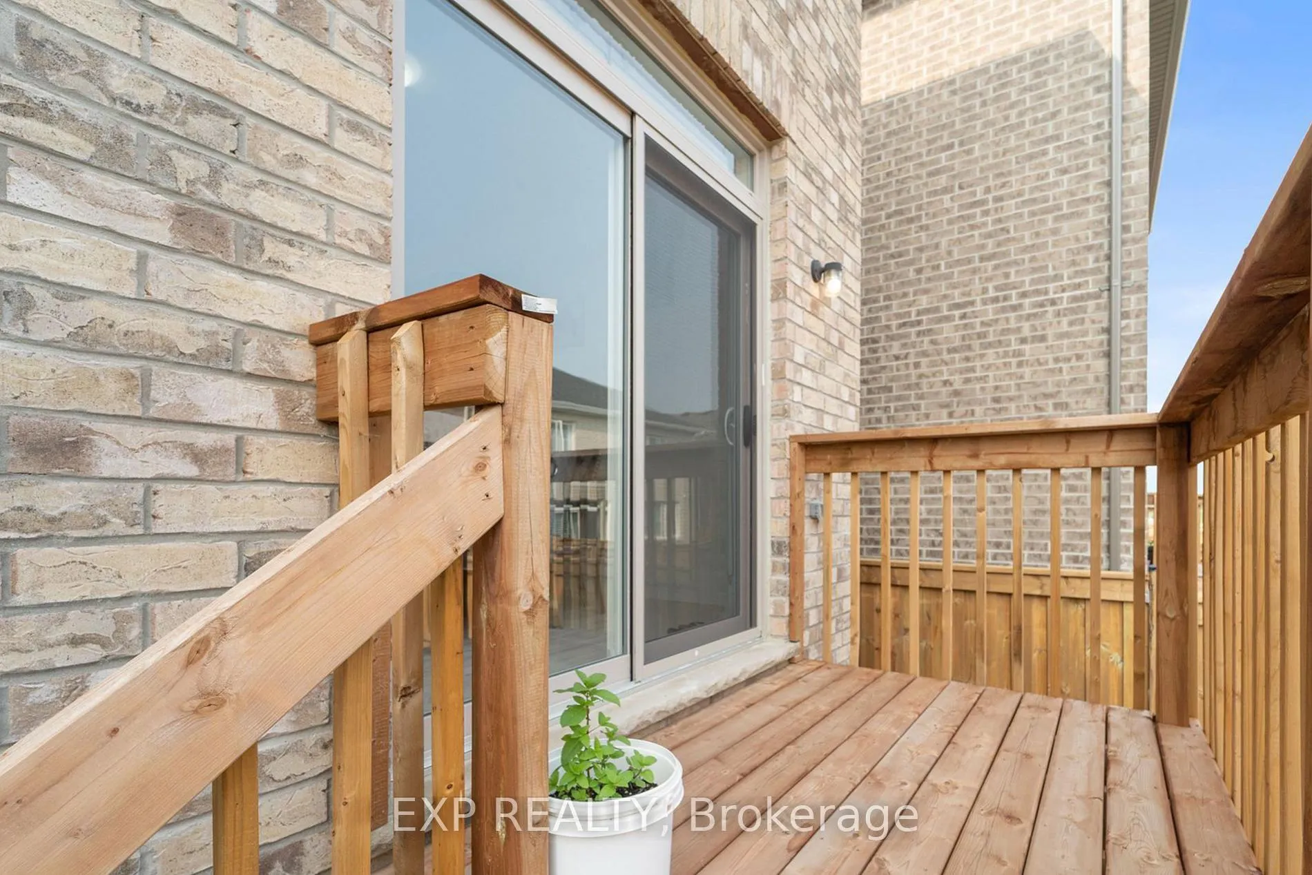 Photo 5 of 1037 Skyridge Boulevard, Pickering, Rural Pickering — HOMEH