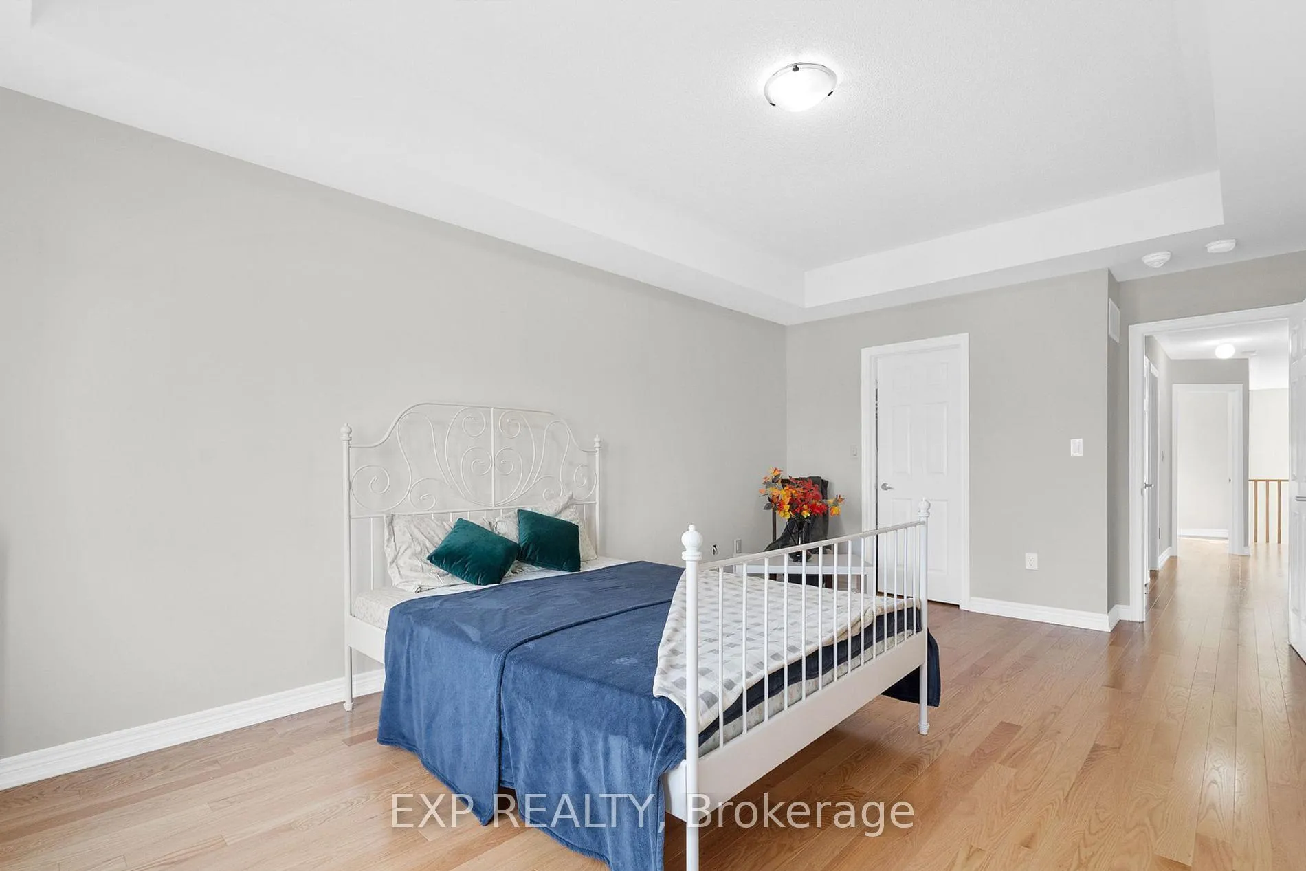 Photo 8 of 1037 Skyridge Boulevard, Pickering, Rural Pickering — HOMEH