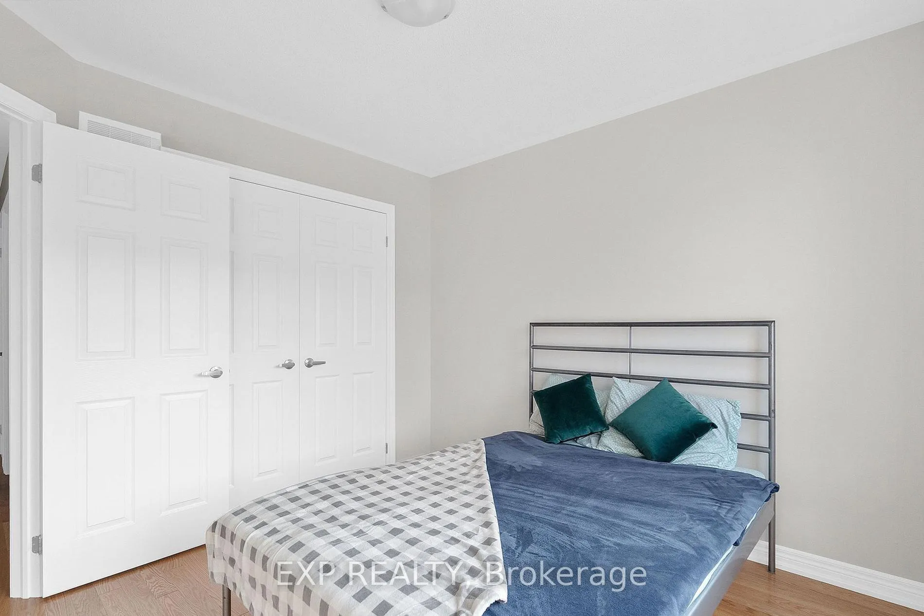 Photo 11 of 1037 Skyridge Boulevard, Pickering, Rural Pickering — HOMEH