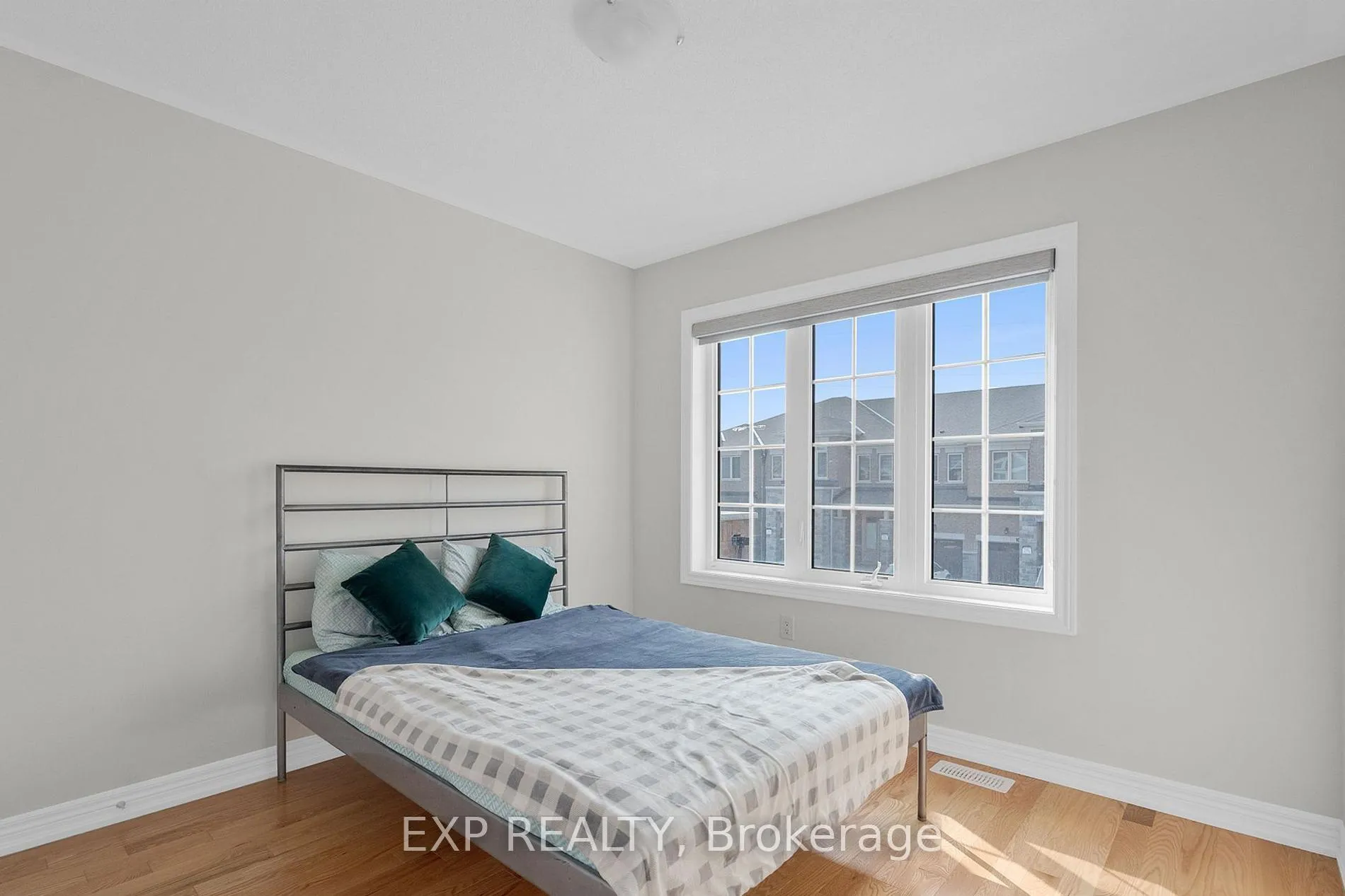 Photo 12 of 1037 Skyridge Boulevard, Pickering, Rural Pickering — HOMEH
