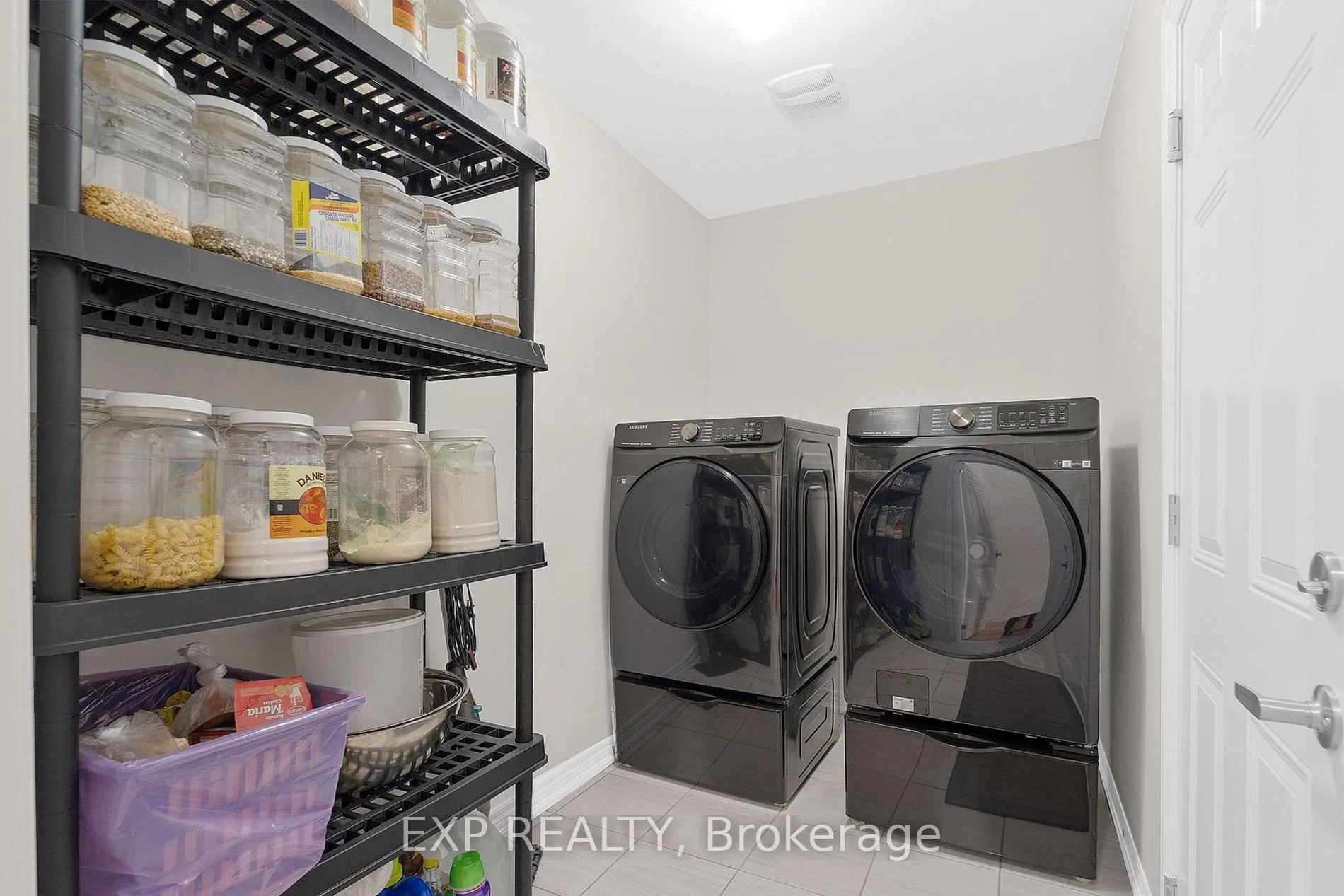 Photo 18 of 1037 Skyridge Boulevard, Pickering, Rural Pickering — HOMEH