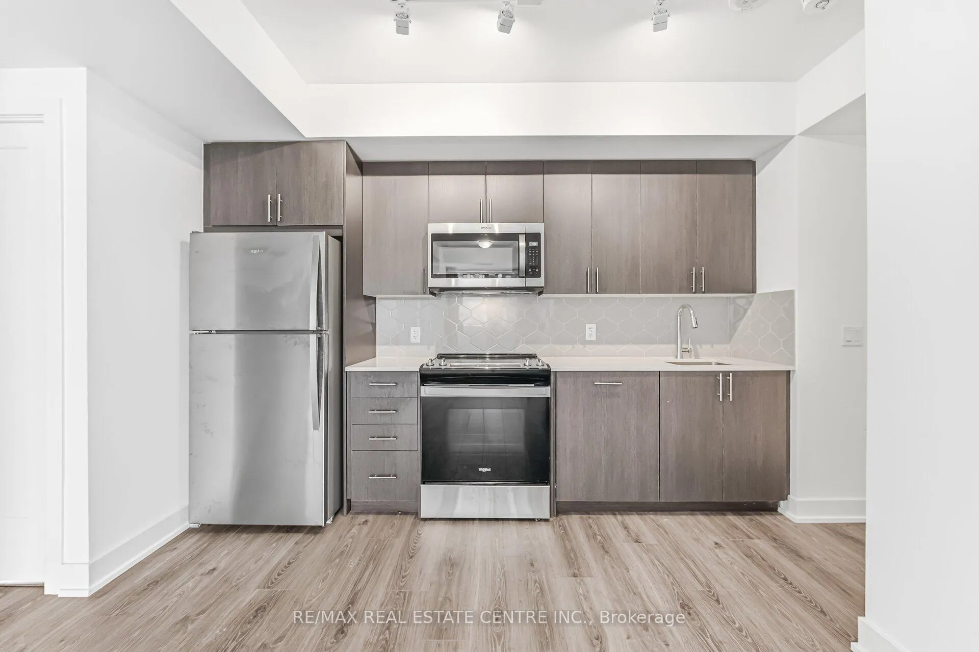 Photo 9 of Unit 1116, 2545 Simcoe Street N, Oshawa, Windfields — HOMEH