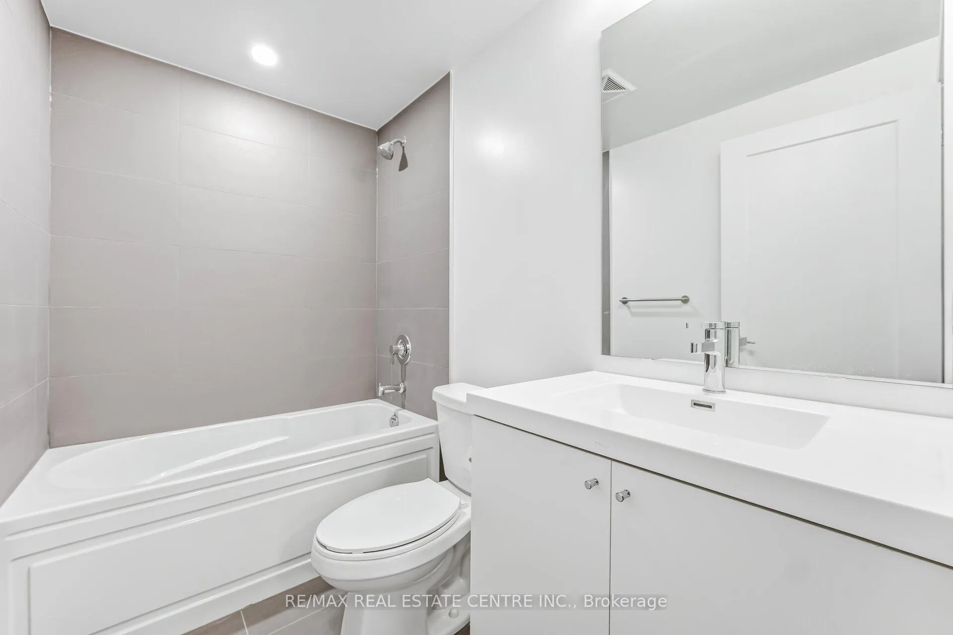 Photo 17 of Unit 1116, 2545 Simcoe Street N, Oshawa, Windfields — HOMEH