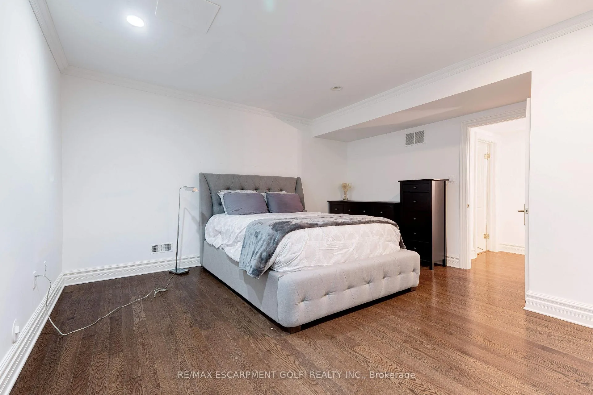 Photo 35 of 4410 Lakeshore Road, Burlington, Shoreacres — HOMEH