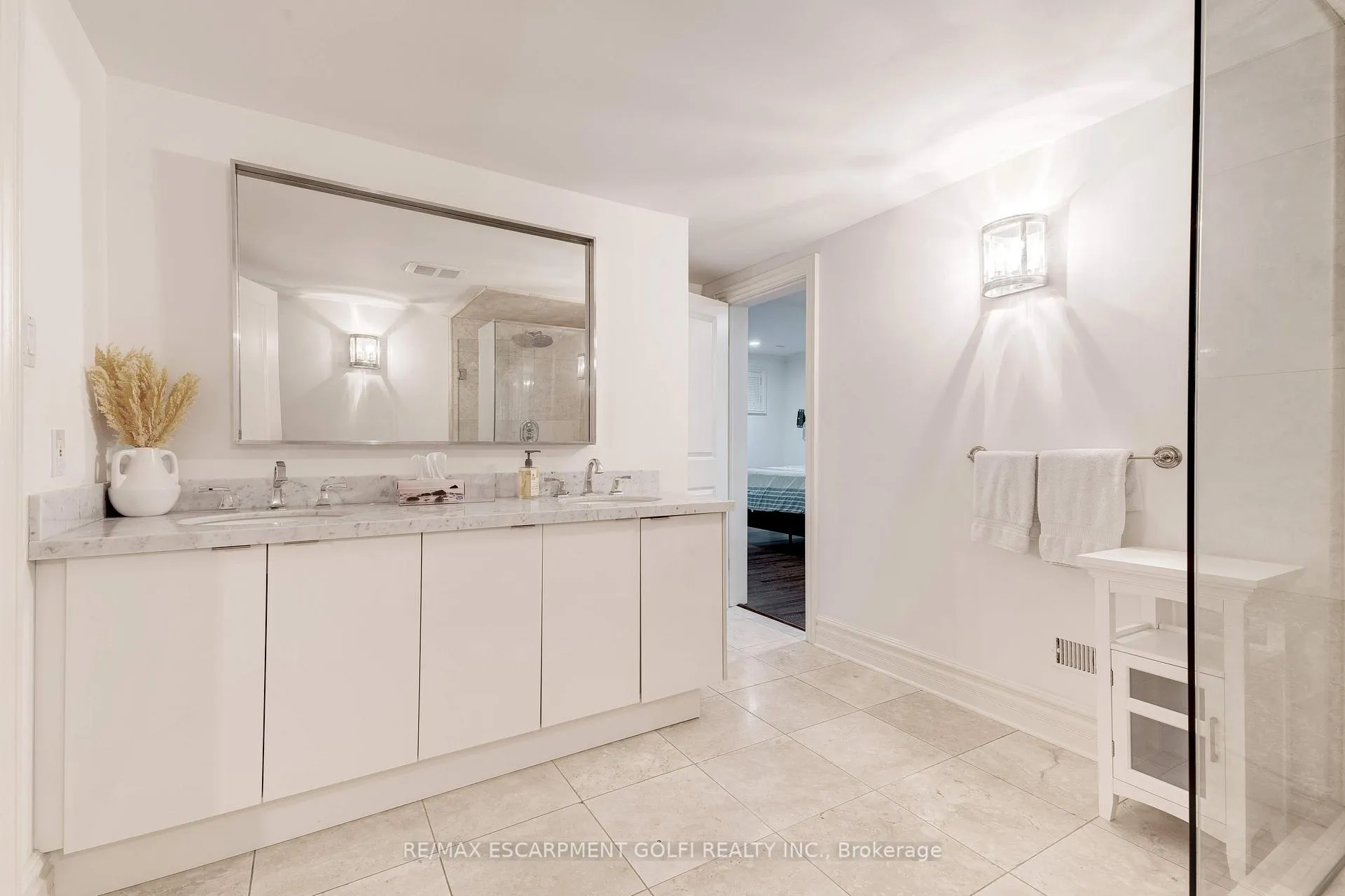 Photo 37 of 4410 Lakeshore Road, Burlington, Shoreacres — HOMEH