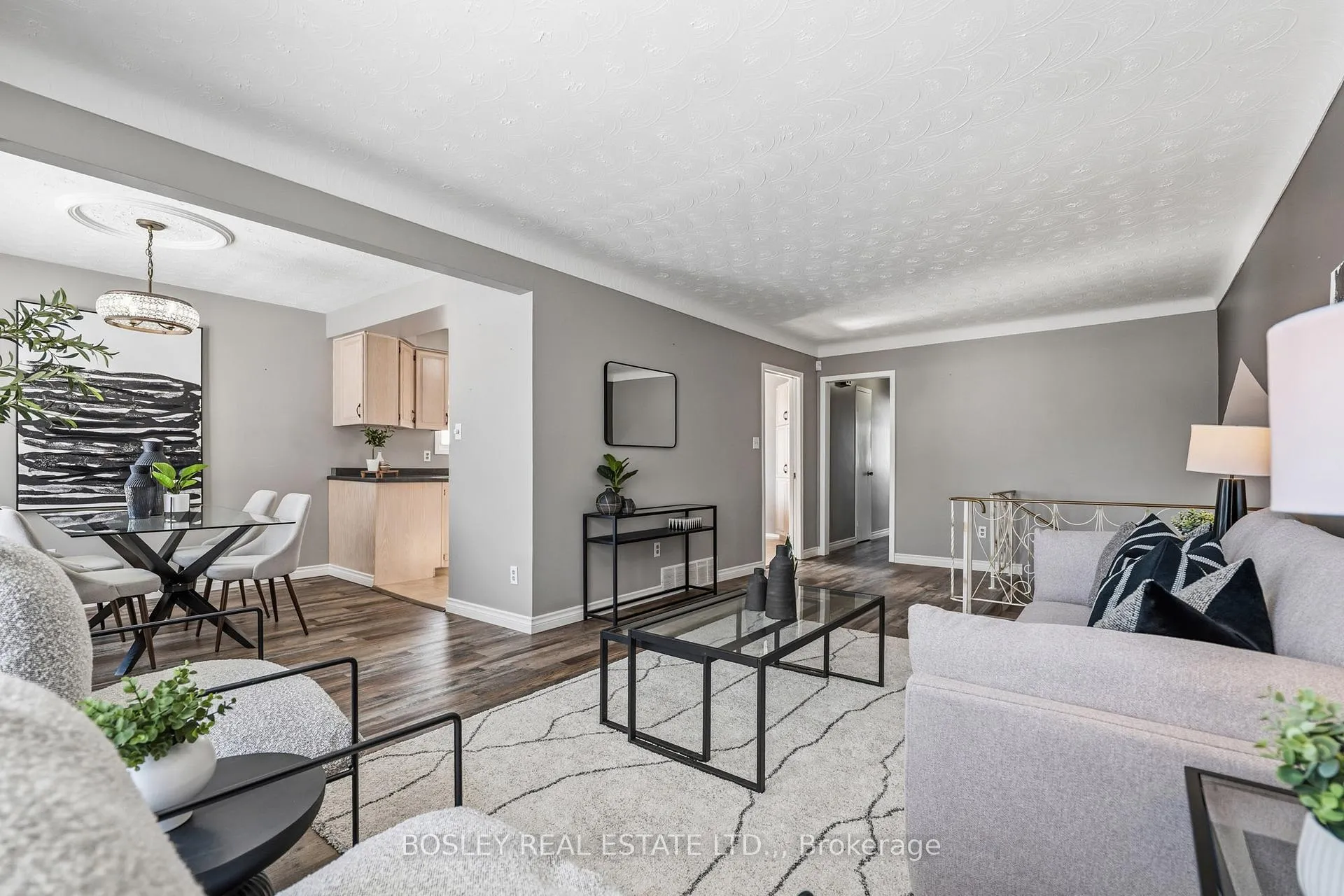 Photo 5 of 17 Adel Drive, St. Catharines, Carlton/Bunting — HOMEH