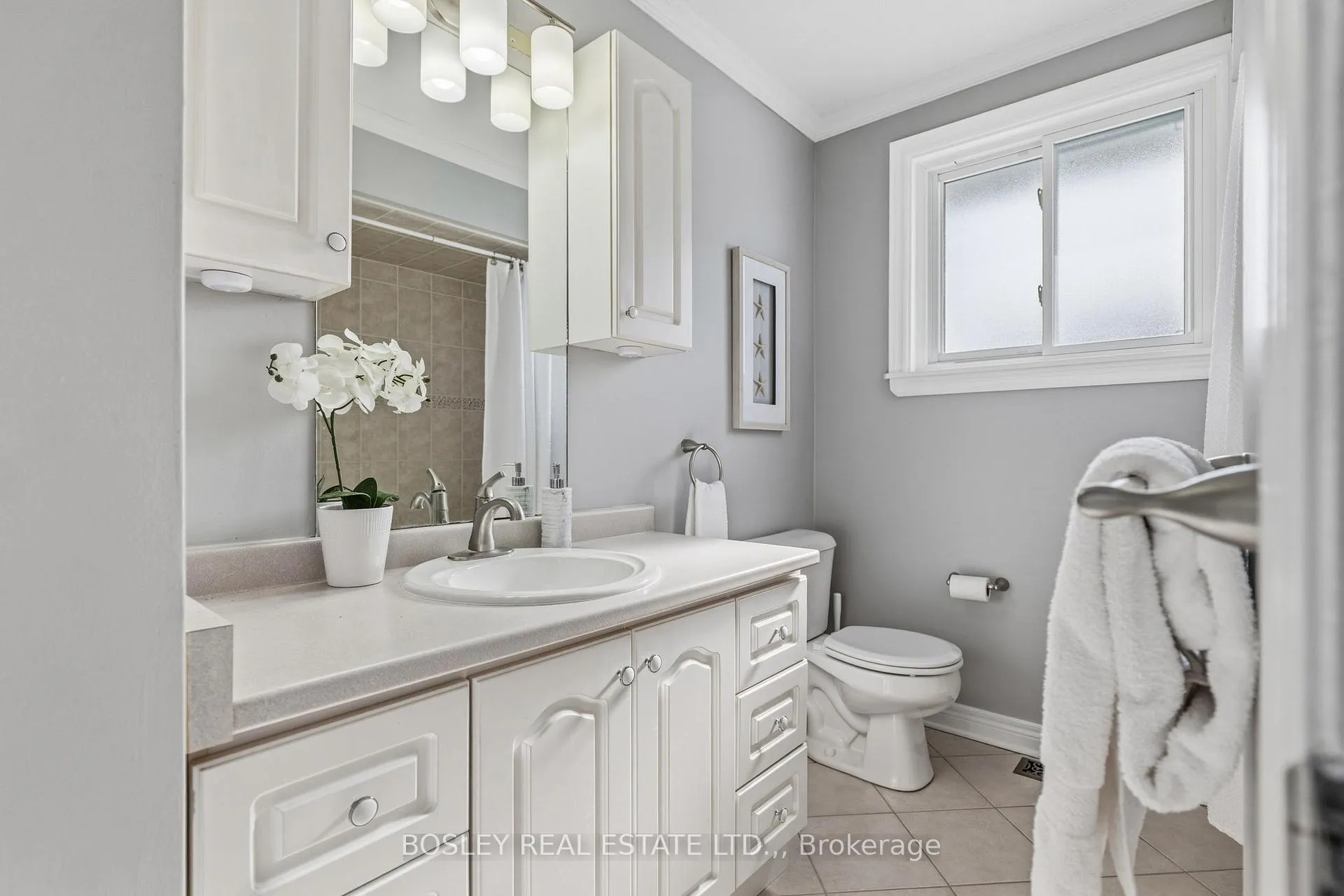 Photo 16 of 17 Adel Drive, St. Catharines, Carlton/Bunting — HOMEH