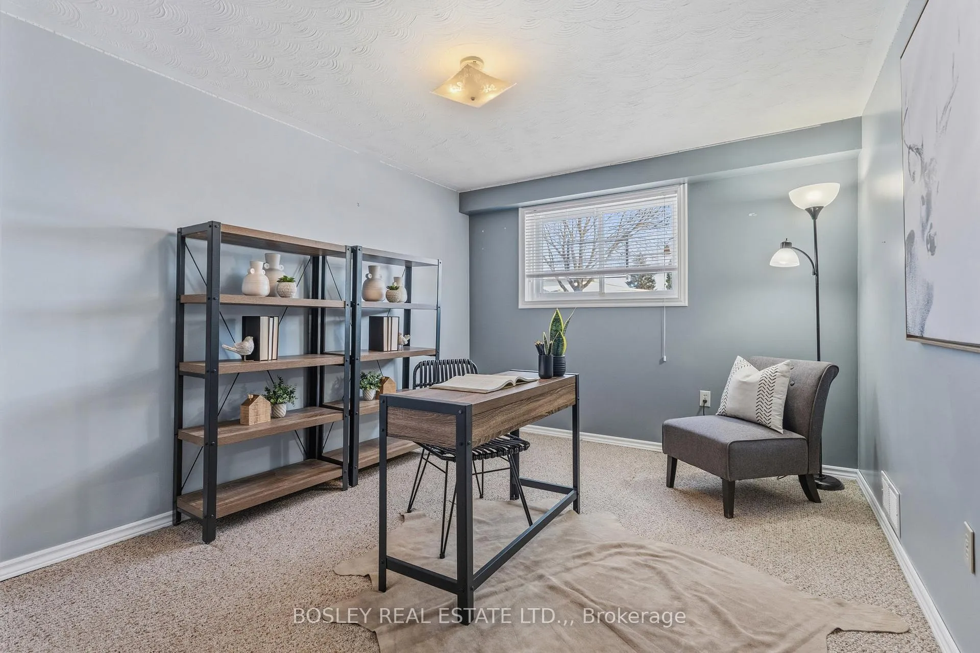 Photo 23 of 17 Adel Drive, St. Catharines, Carlton/Bunting — HOMEH