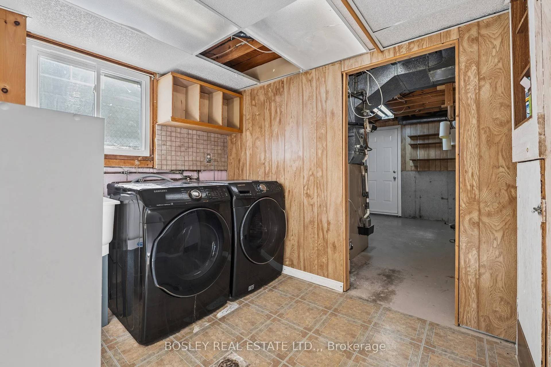 Photo 25 of 17 Adel Drive, St. Catharines, Carlton/Bunting — HOMEH