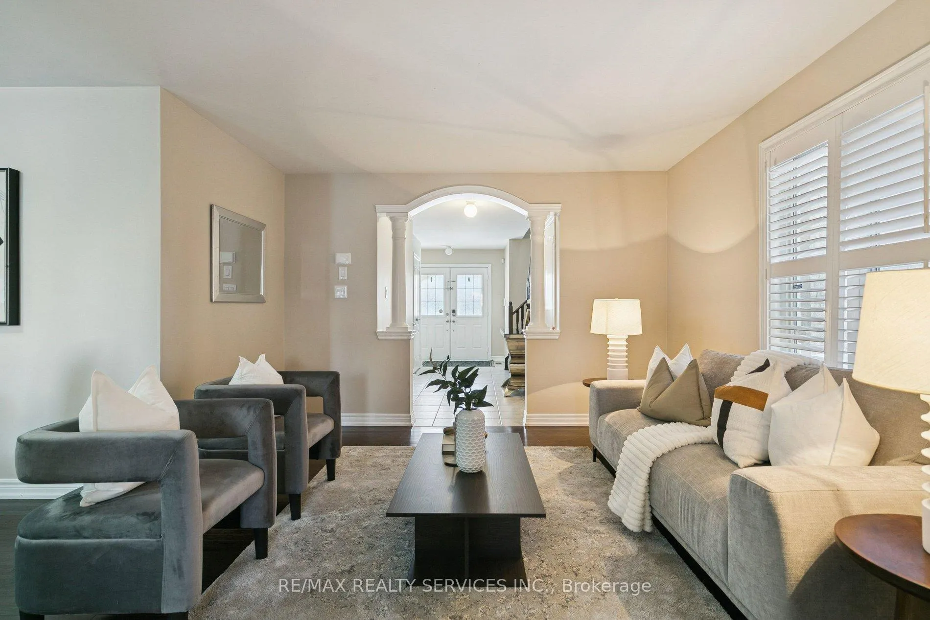 Photo 6 of 9 Beachville Circle, Brampton, Credit Valley — HOMEH