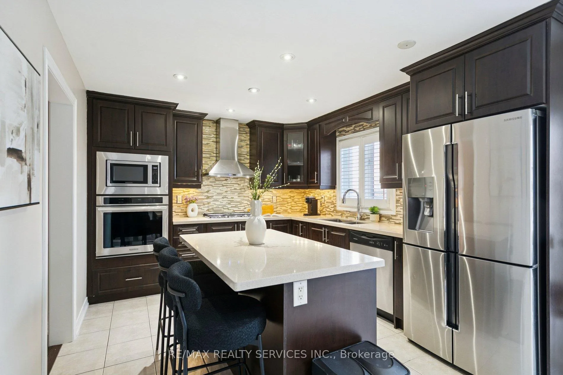 Photo 9 of 9 Beachville Circle, Brampton, Credit Valley — HOMEH