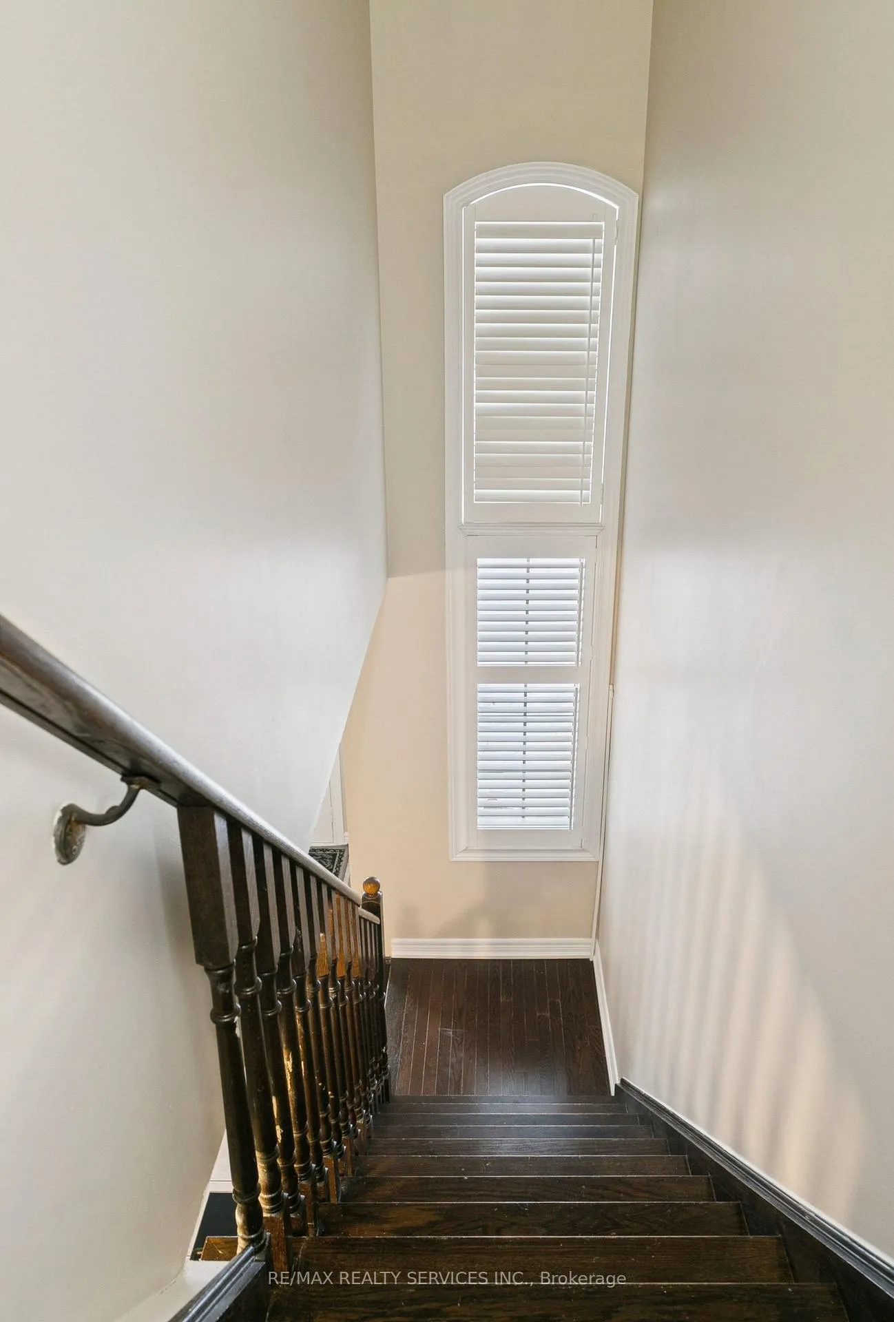 Photo 13 of 9 Beachville Circle, Brampton, Credit Valley — HOMEH