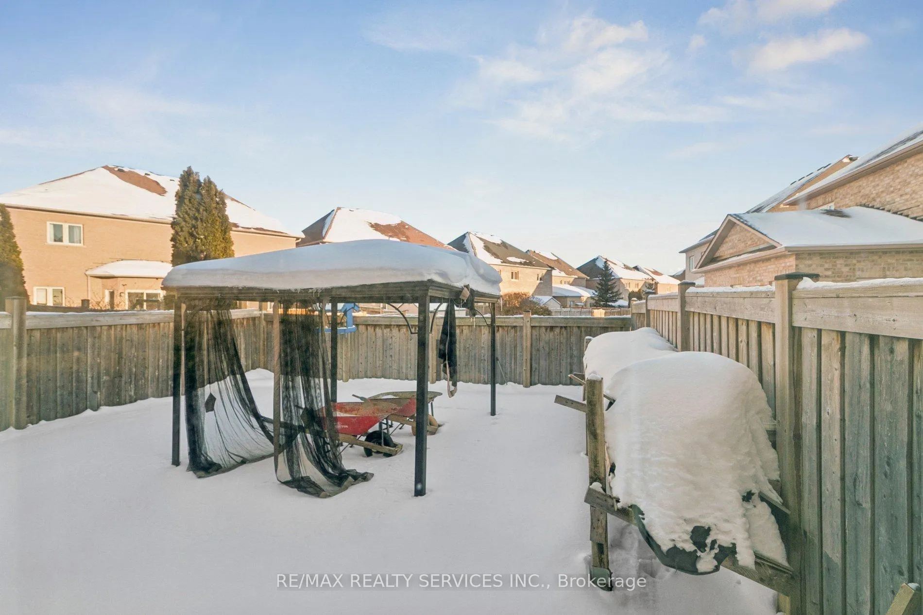 Photo 21 of 9 Beachville Circle, Brampton, Credit Valley — HOMEH