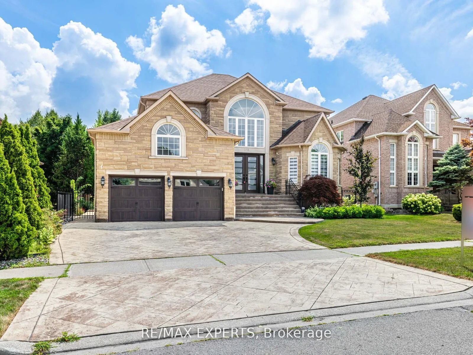 Photo 3 of 215 Thomson Creek Boulevard, Vaughan, Islington Woods — HOMEH