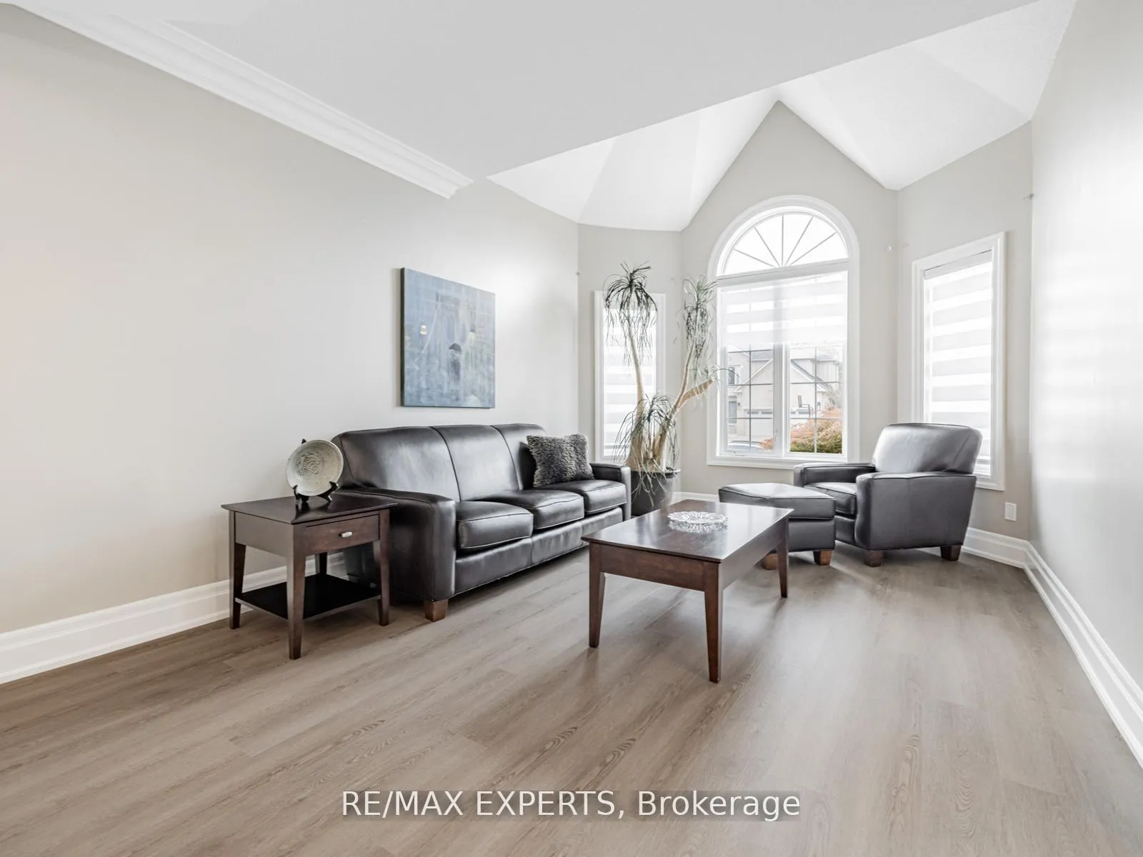 Photo 7 of 215 Thomson Creek Boulevard, Vaughan, Islington Woods — HOMEH