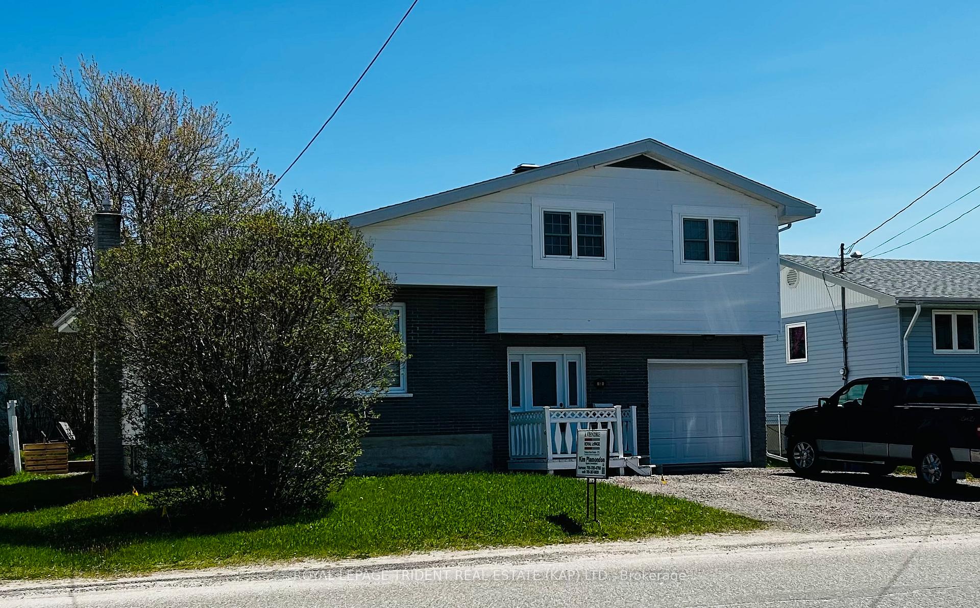 Photo 1 of 10 Ontario Avenue, Kapuskasing — HOMEH