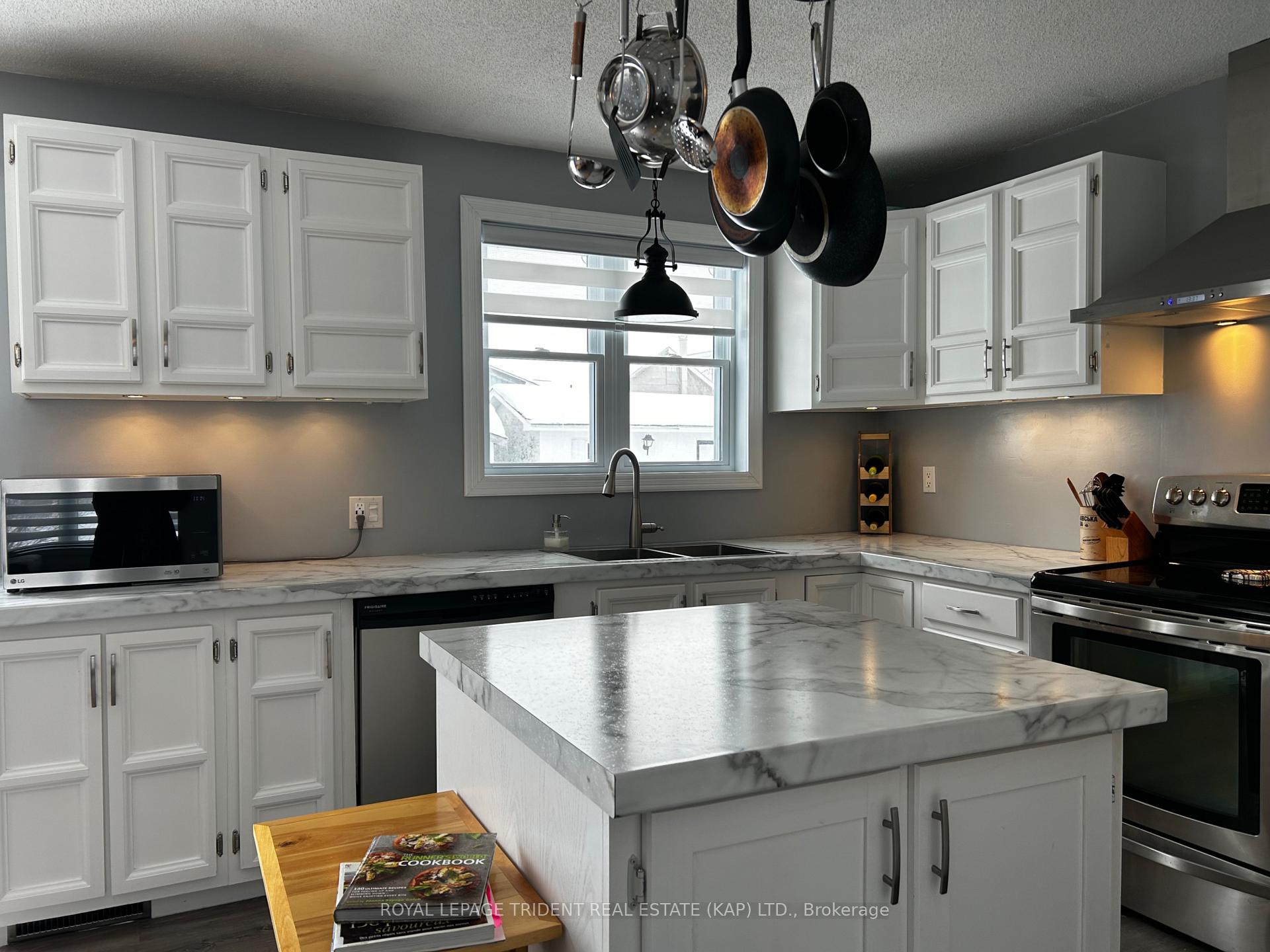 Photo 17 of 10 Ontario Avenue, Kapuskasing — HOMEH