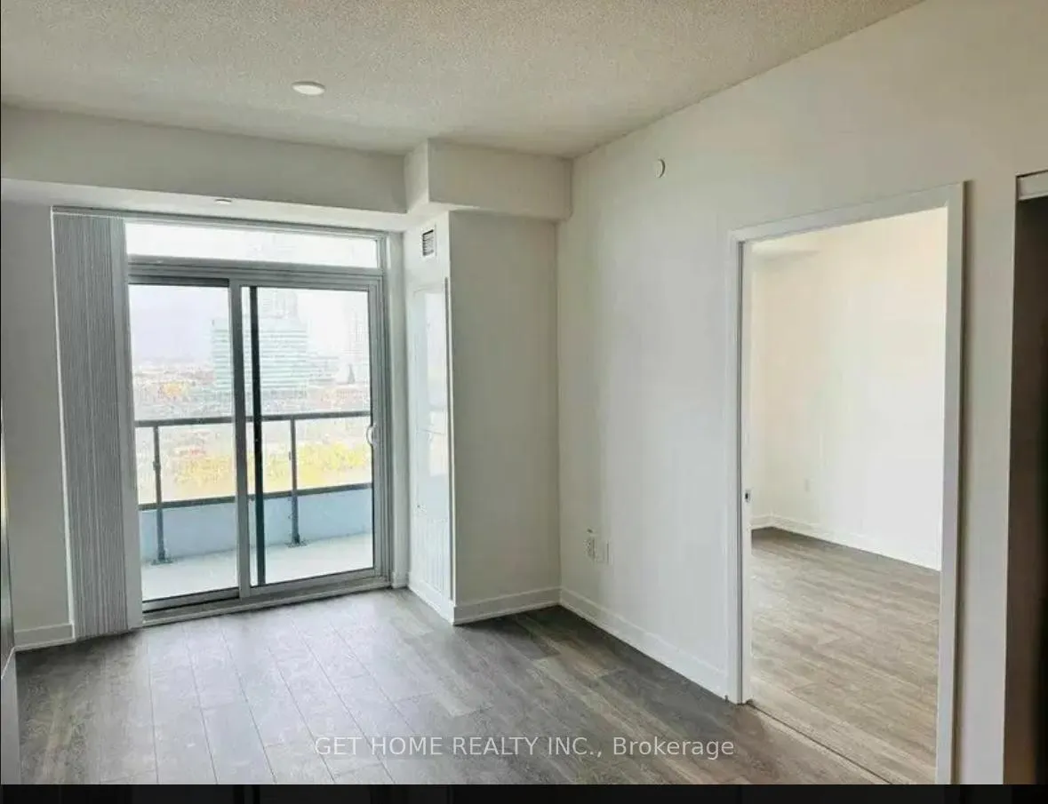 Photo 1 of Unit 1515, 10 Honeycrisp Crescent, Vaughan, Vaughan Corporate Centre — HOMEH