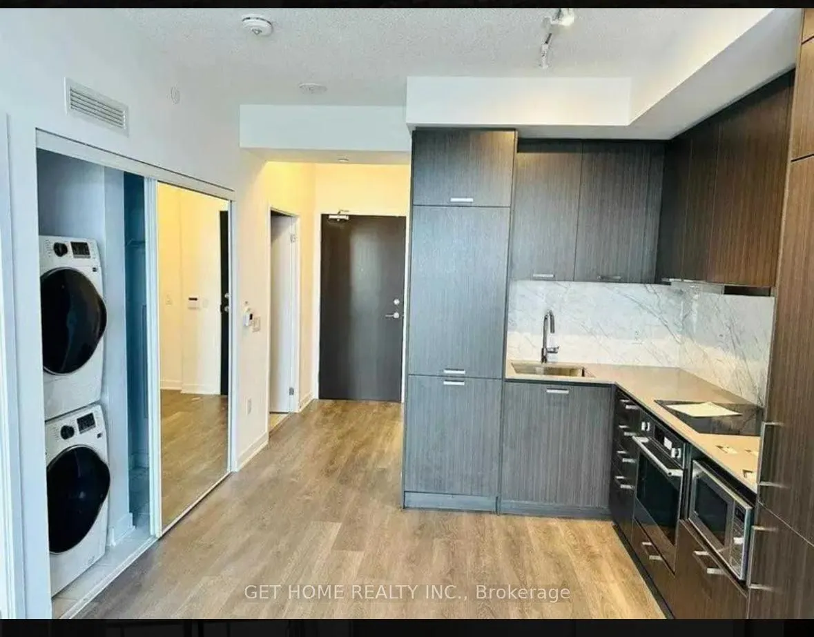 Photo 3 of Unit 1515, 10 Honeycrisp Crescent, Vaughan, Vaughan Corporate Centre — HOMEH
